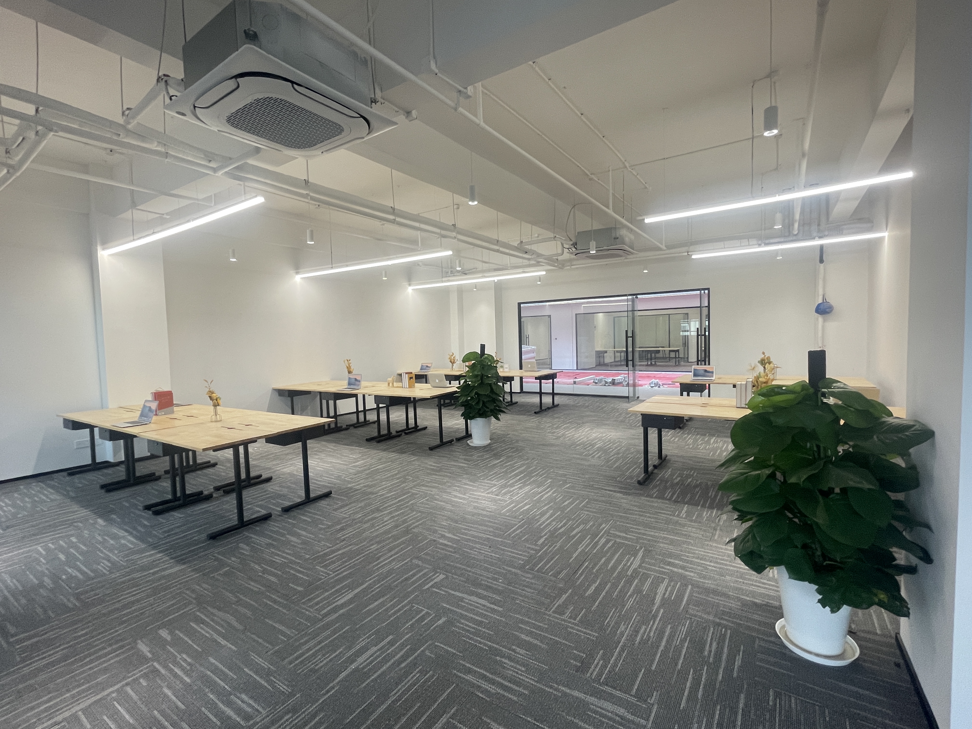 虹桥SKYBRIDGE HQ 天会600平米写字楼出租