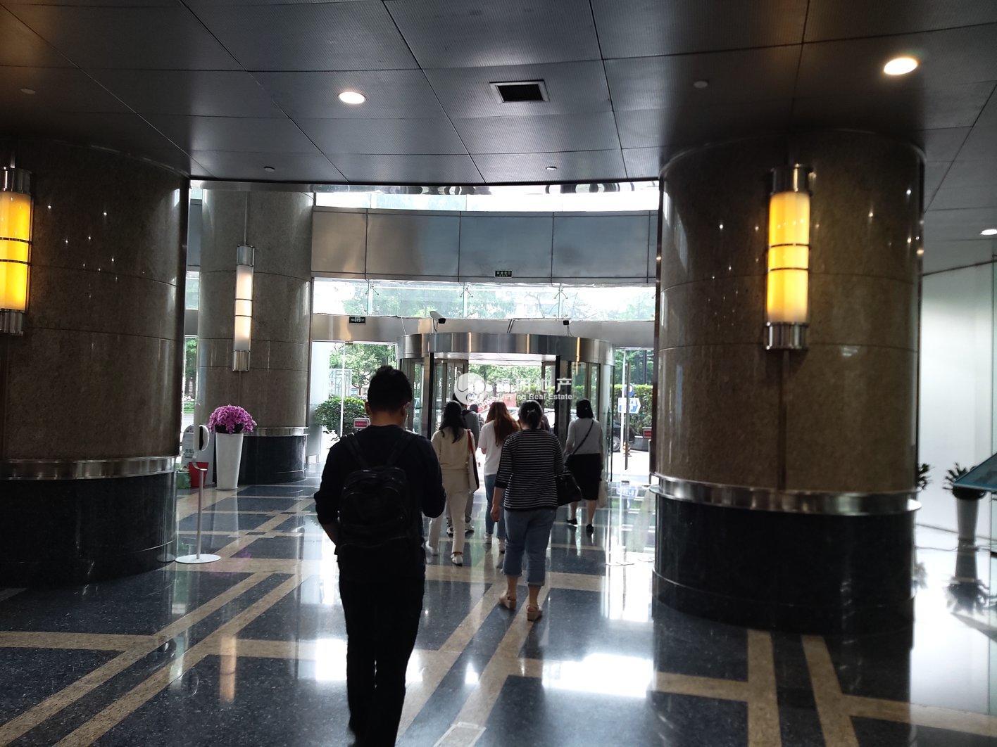 徐家汇均瑶国际广场322平米写字楼出租