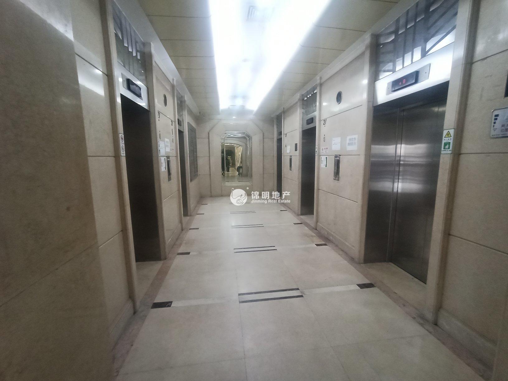 陆家嘴华融大厦133平米写字楼出租