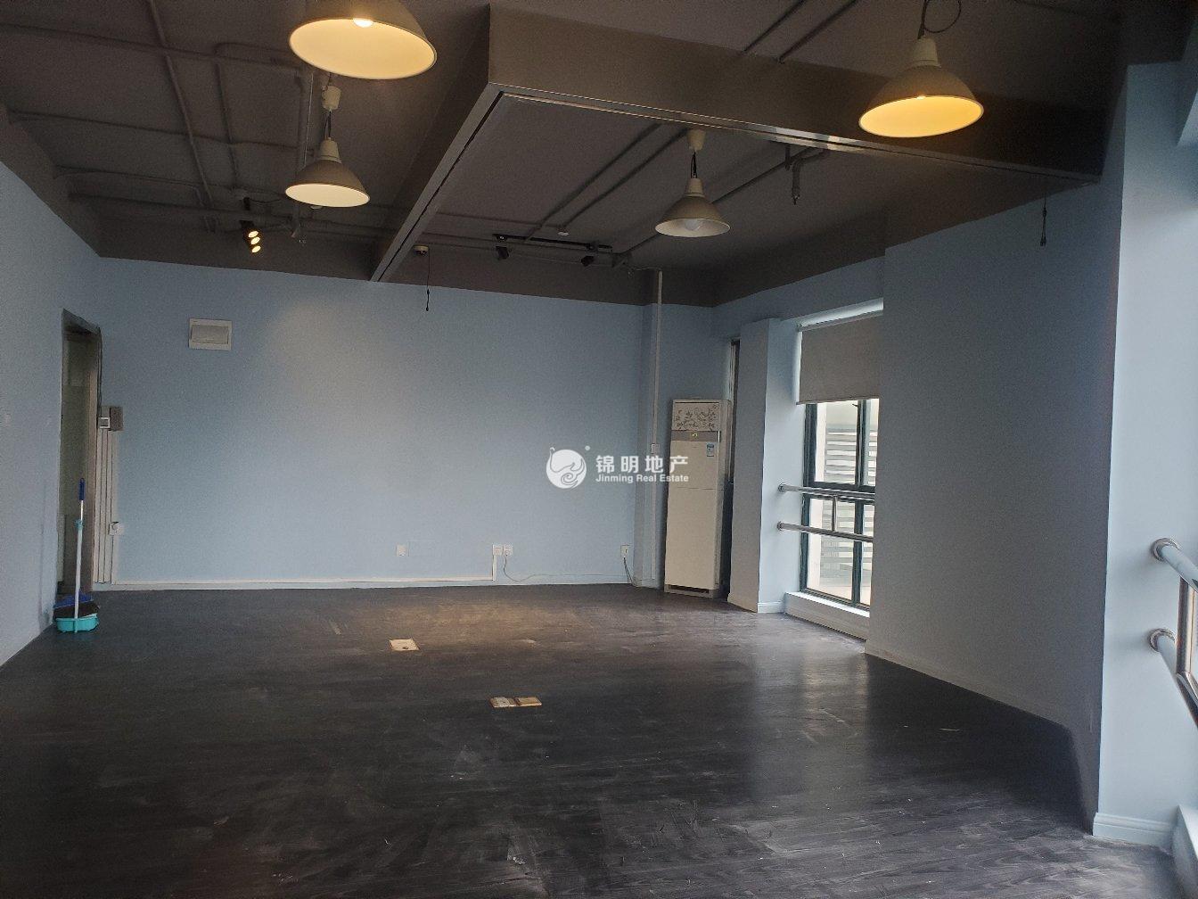 南京西路博鸿大厦72平米写字楼出租