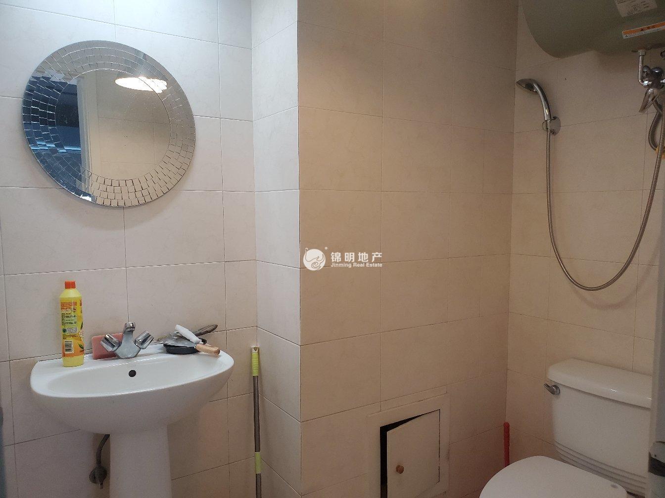 南京西路博鸿大厦72平米写字楼出租