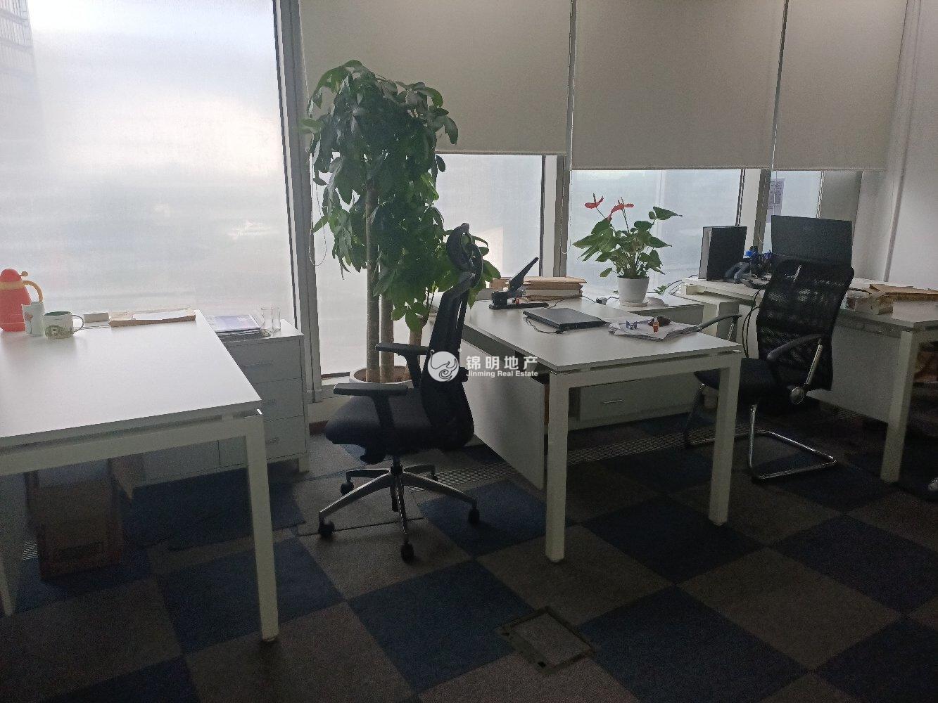 世博滨江绿地海外滩168平米写字楼出租