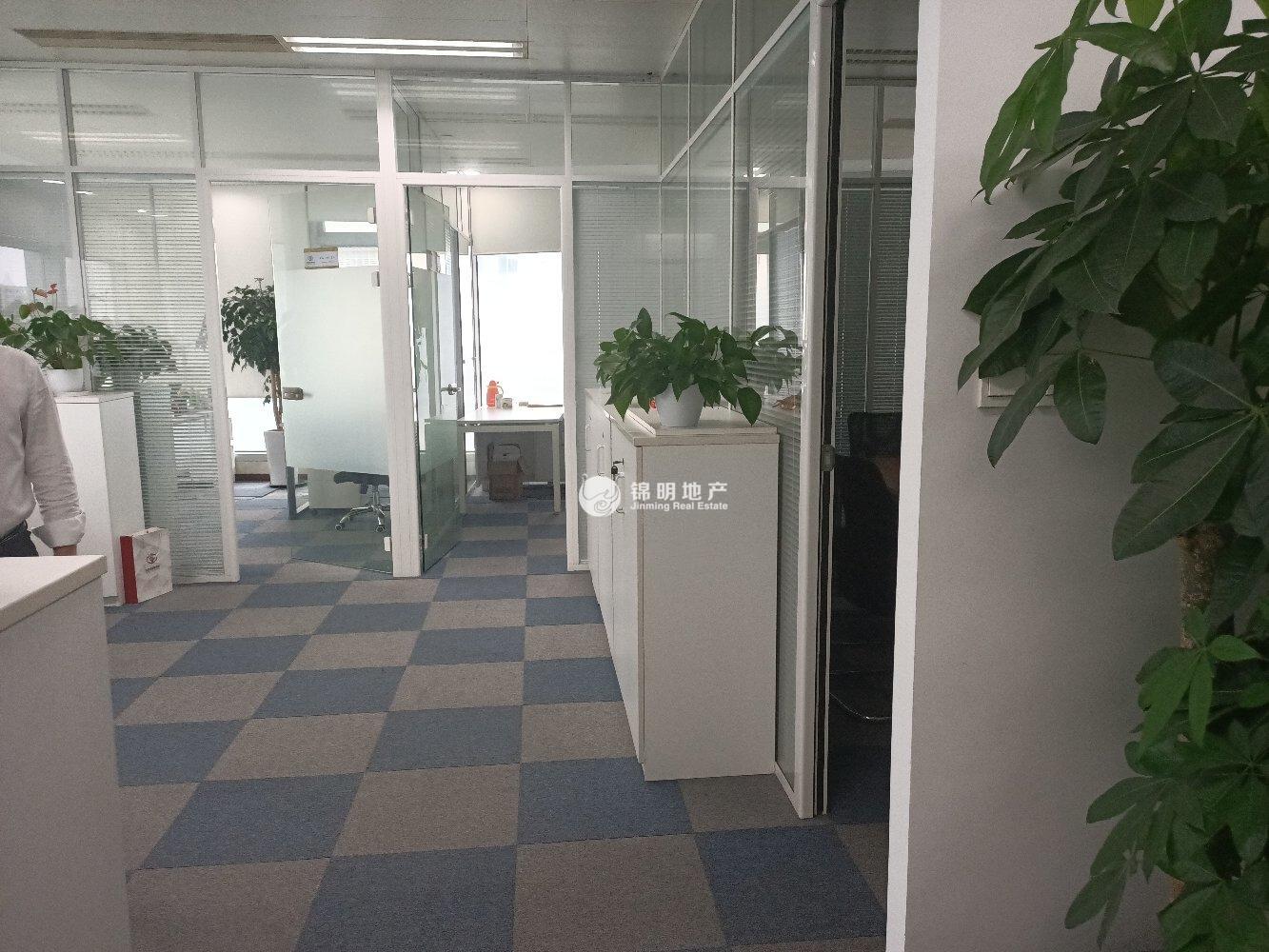 世博滨江绿地海外滩168平米写字楼出租