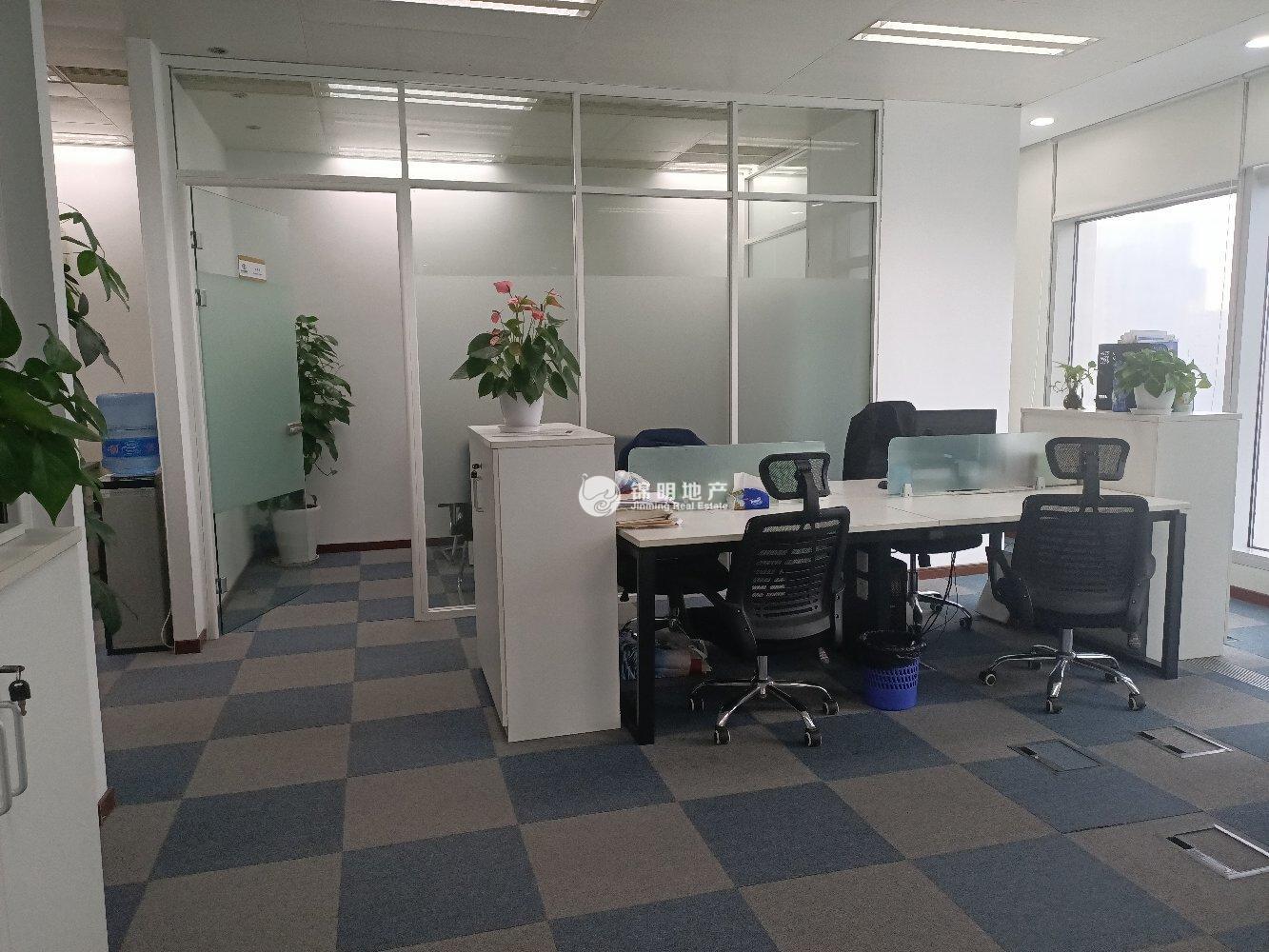 世博滨江绿地海外滩168平米写字楼出租