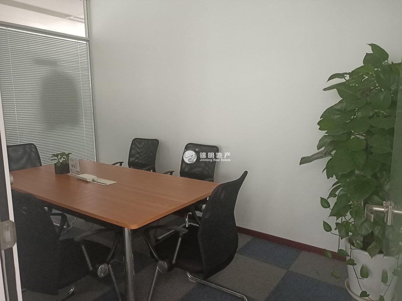 世博滨江绿地海外滩168平米写字楼出租