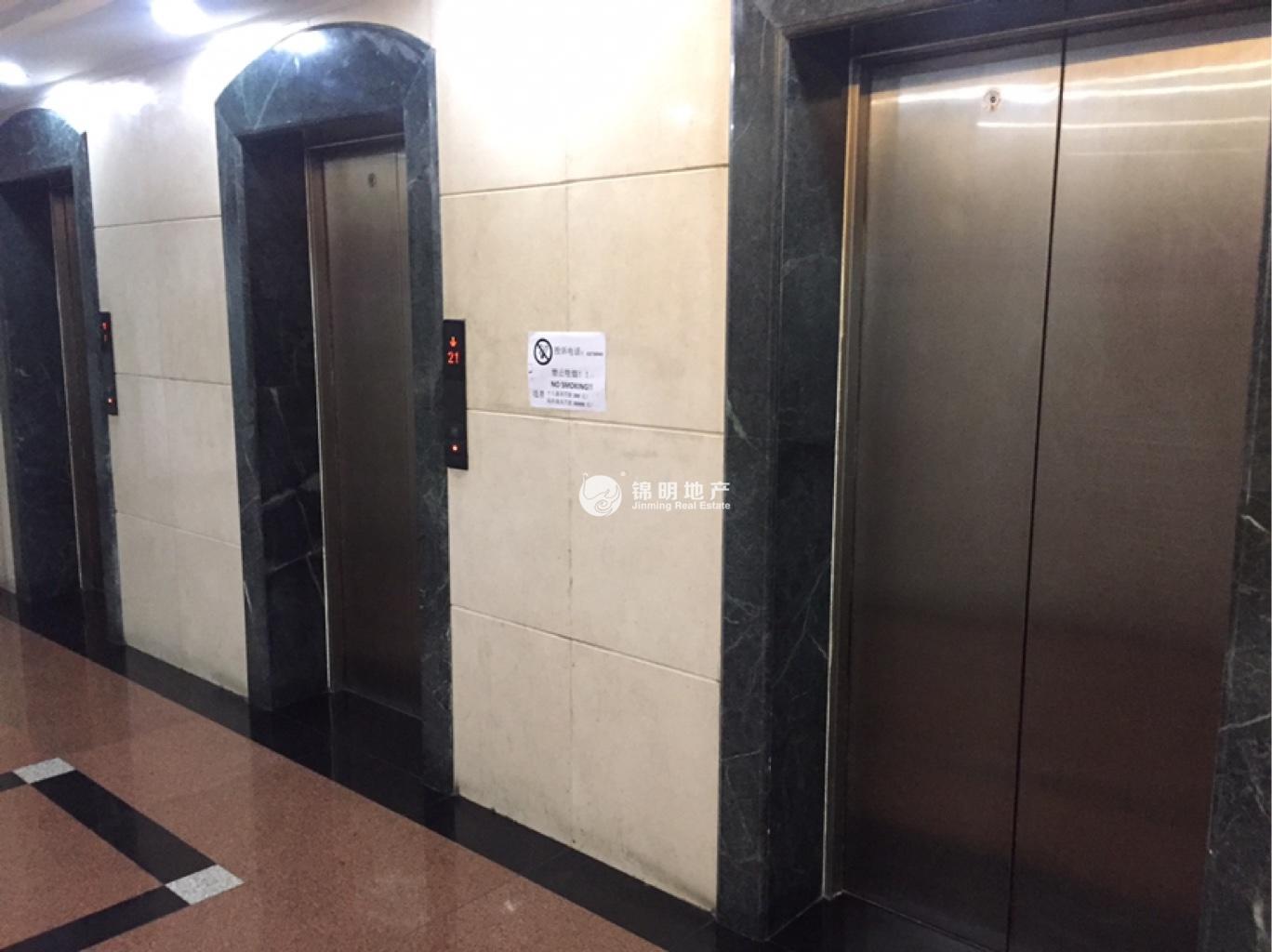豫园新上海城市广场98平米写字楼出租