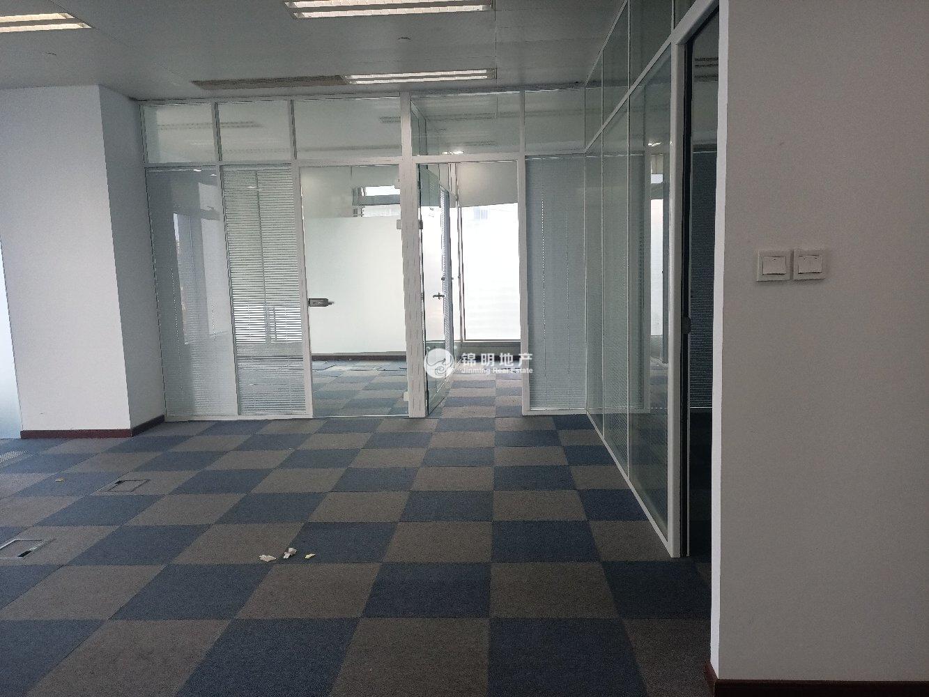 世博滨江绿地海外滩168平米写字楼出租