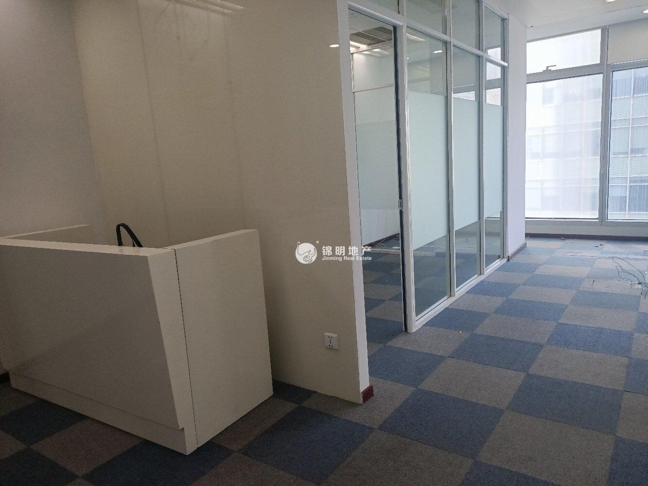 世博滨江绿地海外滩168平米写字楼出租