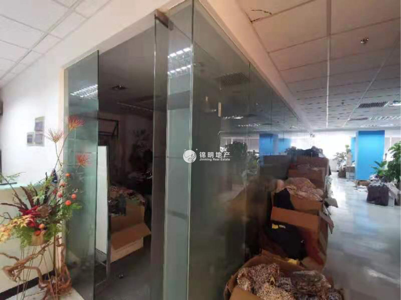 不夜城上海现代交通商务大厦206平米写字楼出租