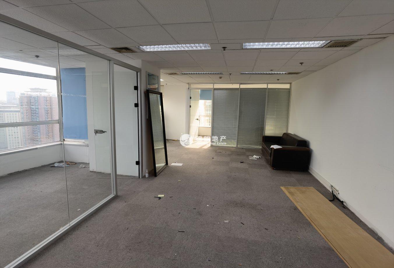 南京西路仲益大厦121平米写字楼出租