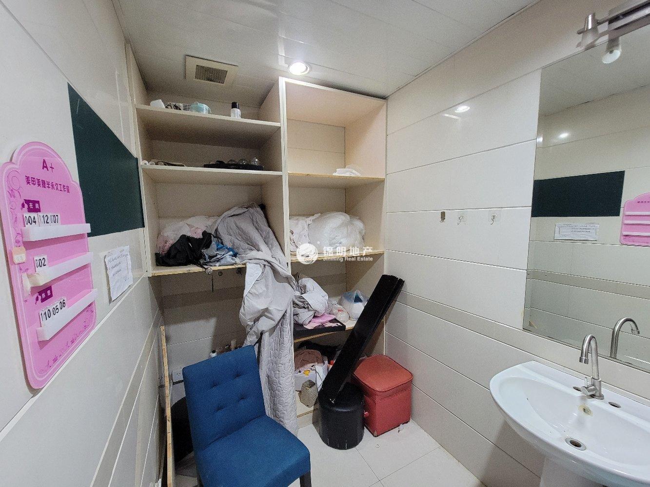 长寿路财富时代大厦92平米写字楼出租