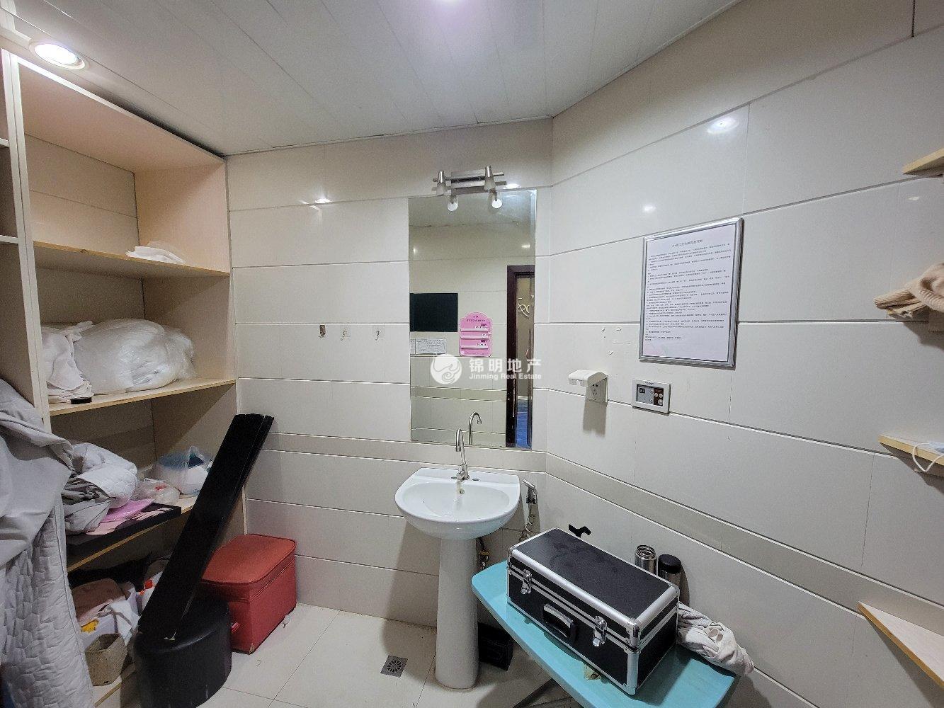 长寿路财富时代大厦92平米写字楼出租