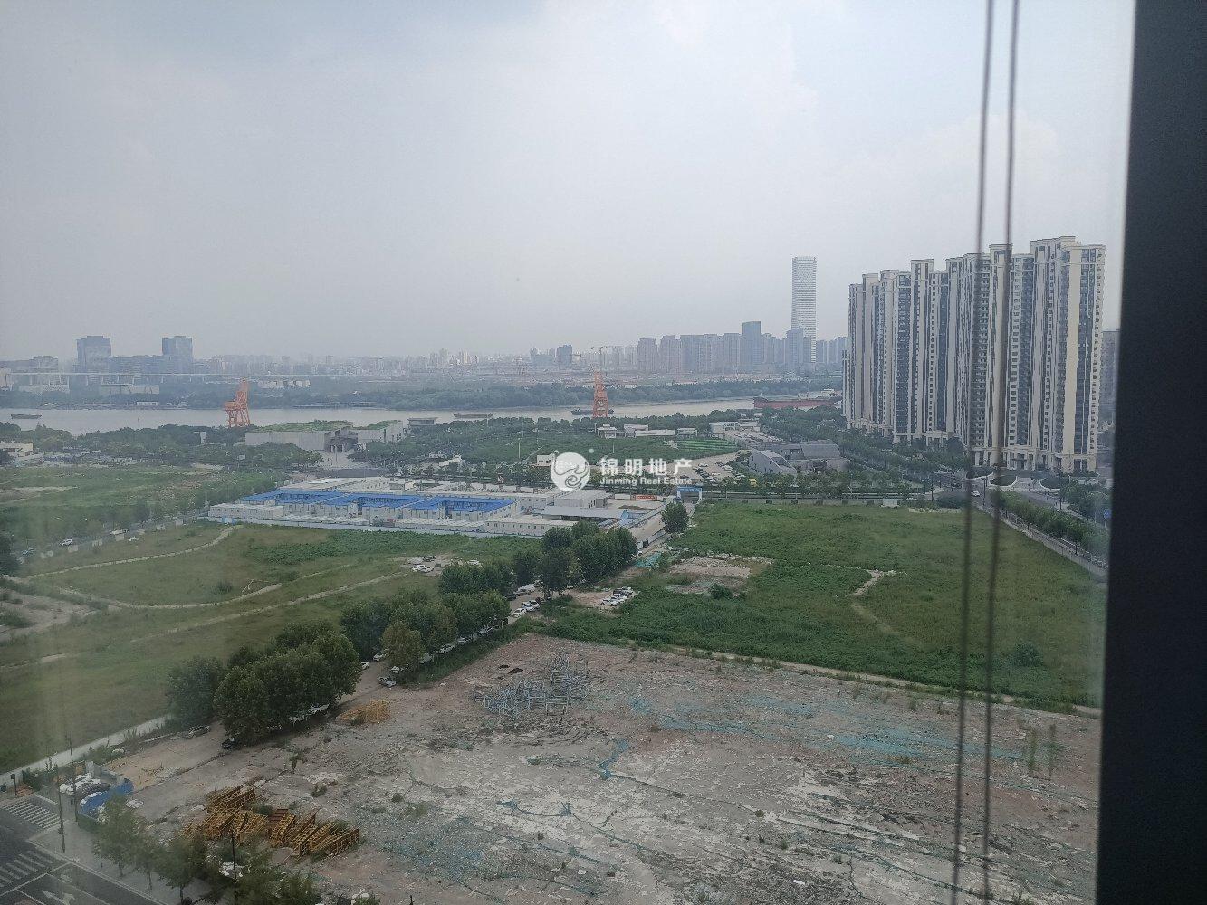 龙华上海绿地中心一期152平米写字楼出租