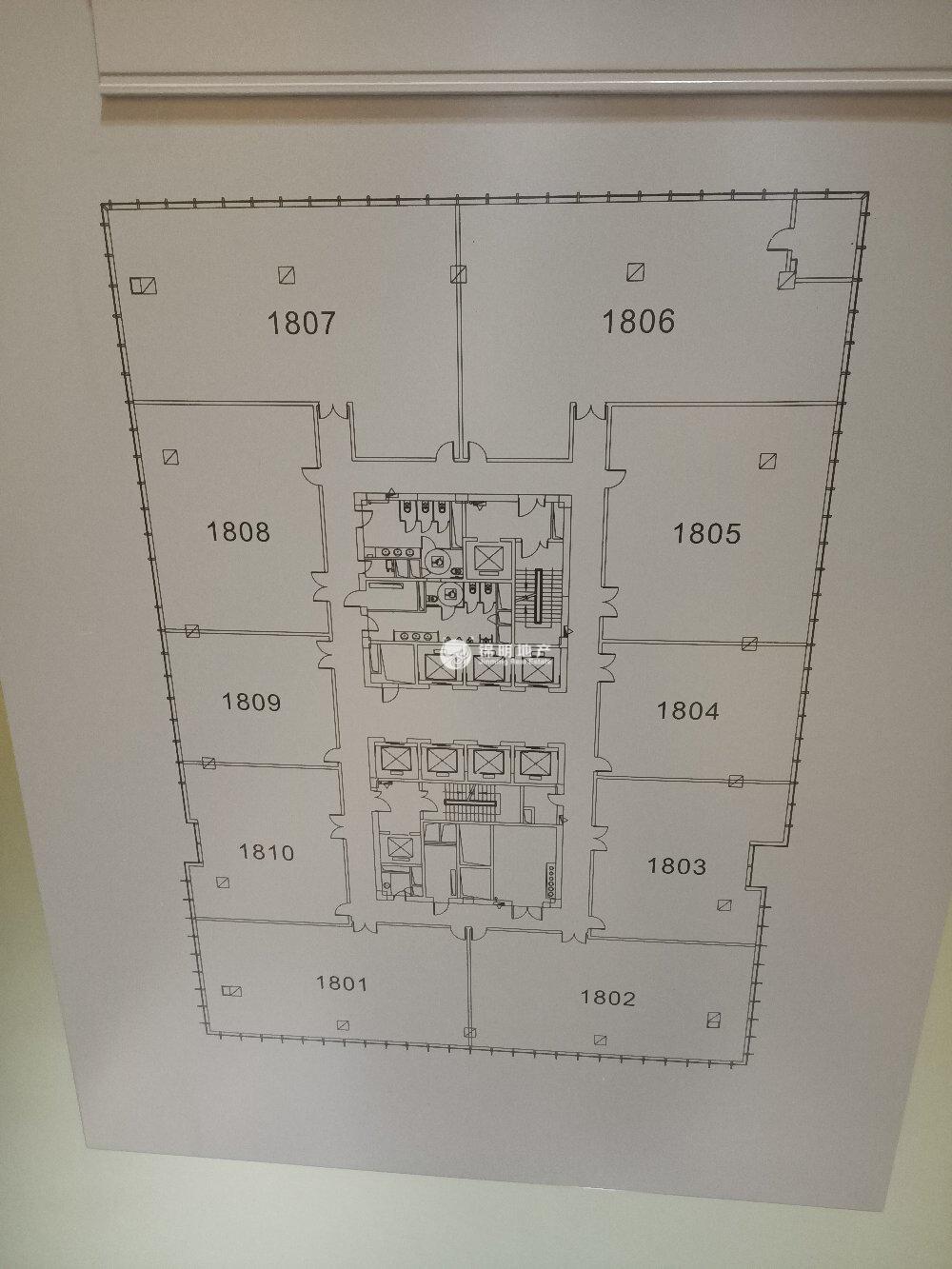 龙华上海绿地中心一期152平米写字楼出租