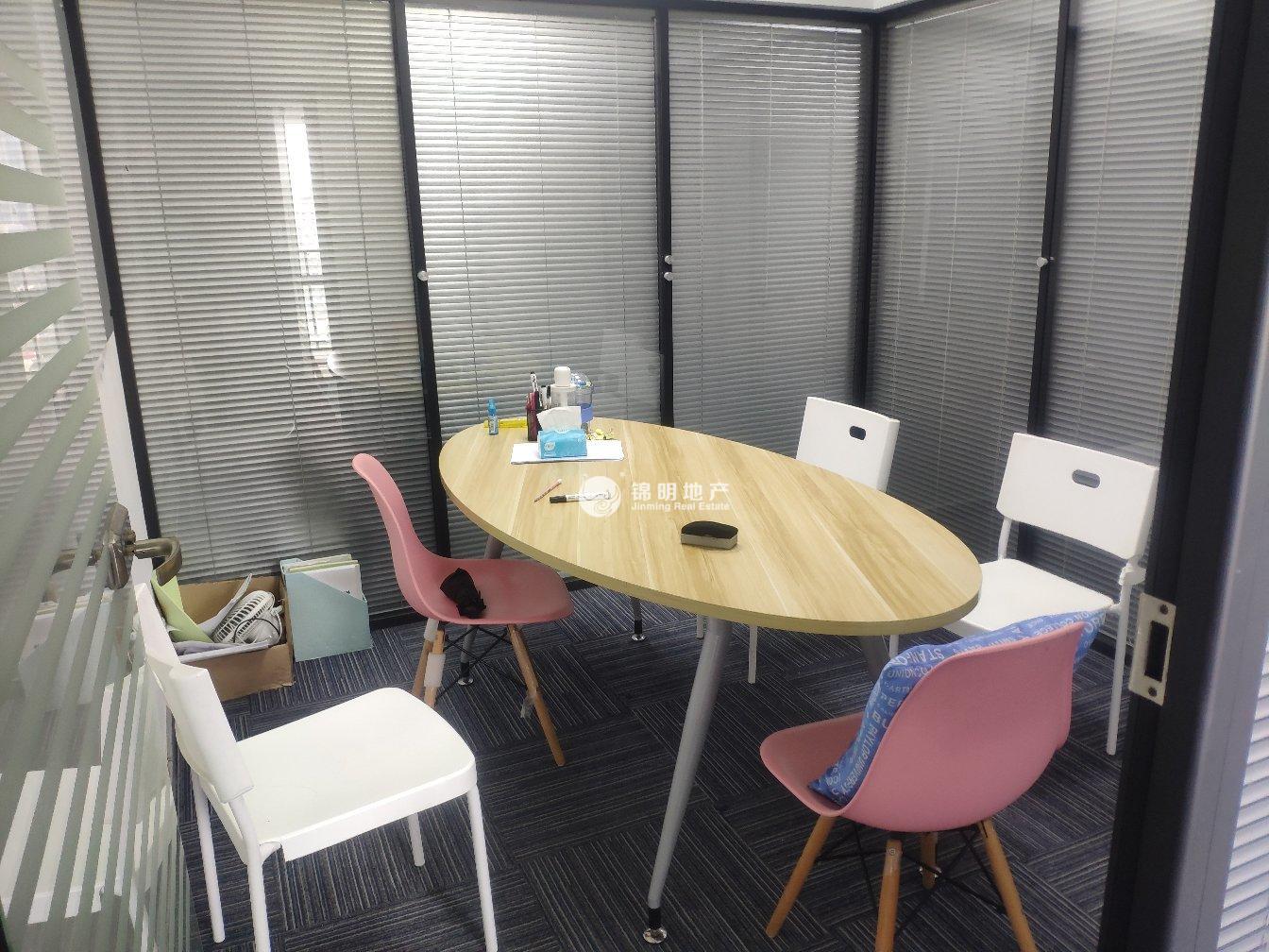 中山公园华宁国际广场208平米写字楼出租