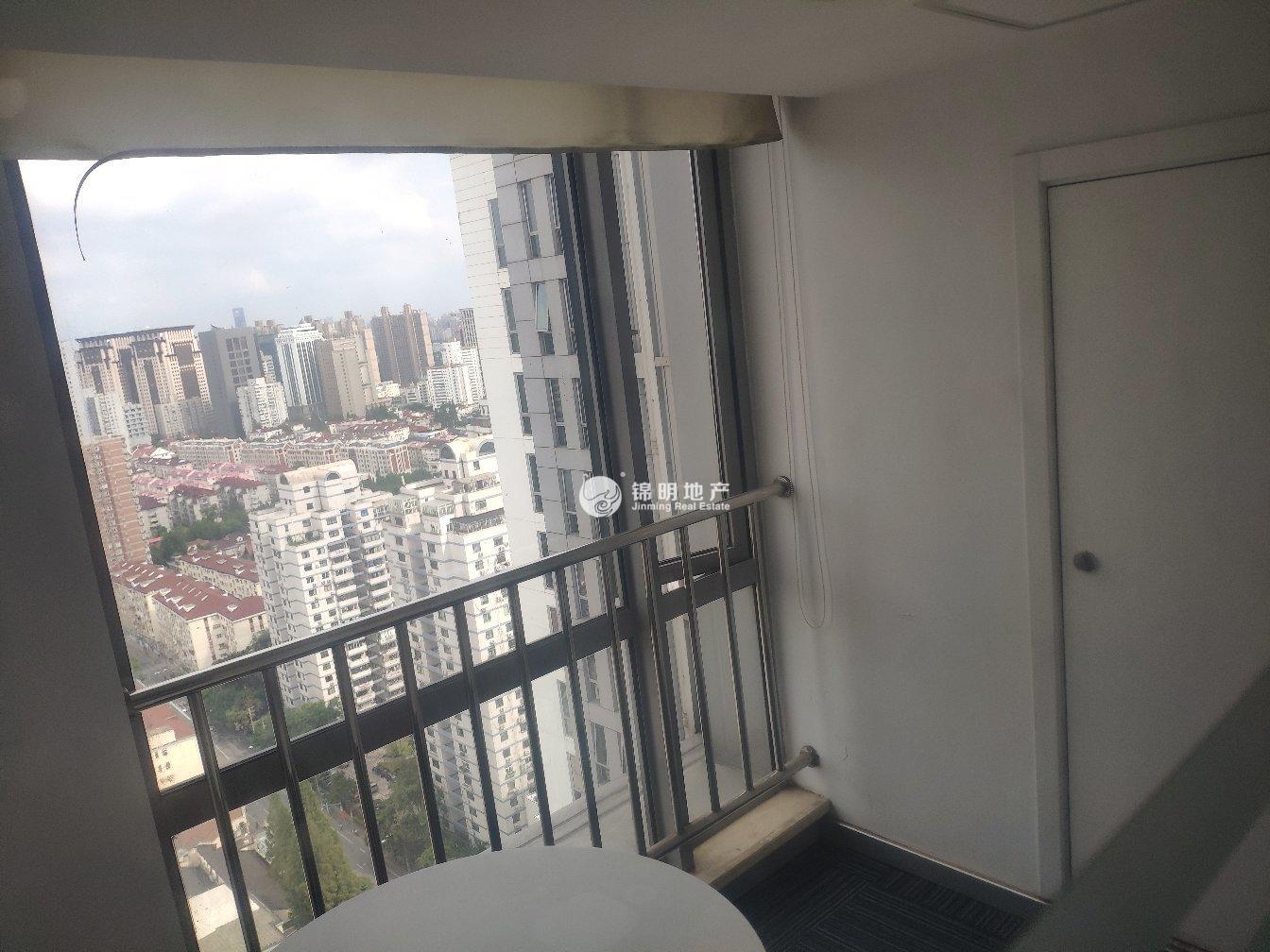 中山公园华宁国际广场208平米写字楼出租