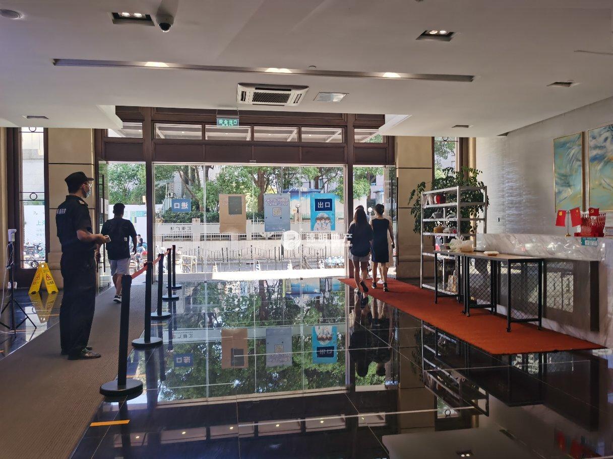 徐家汇汇银广场158平米写字楼出租