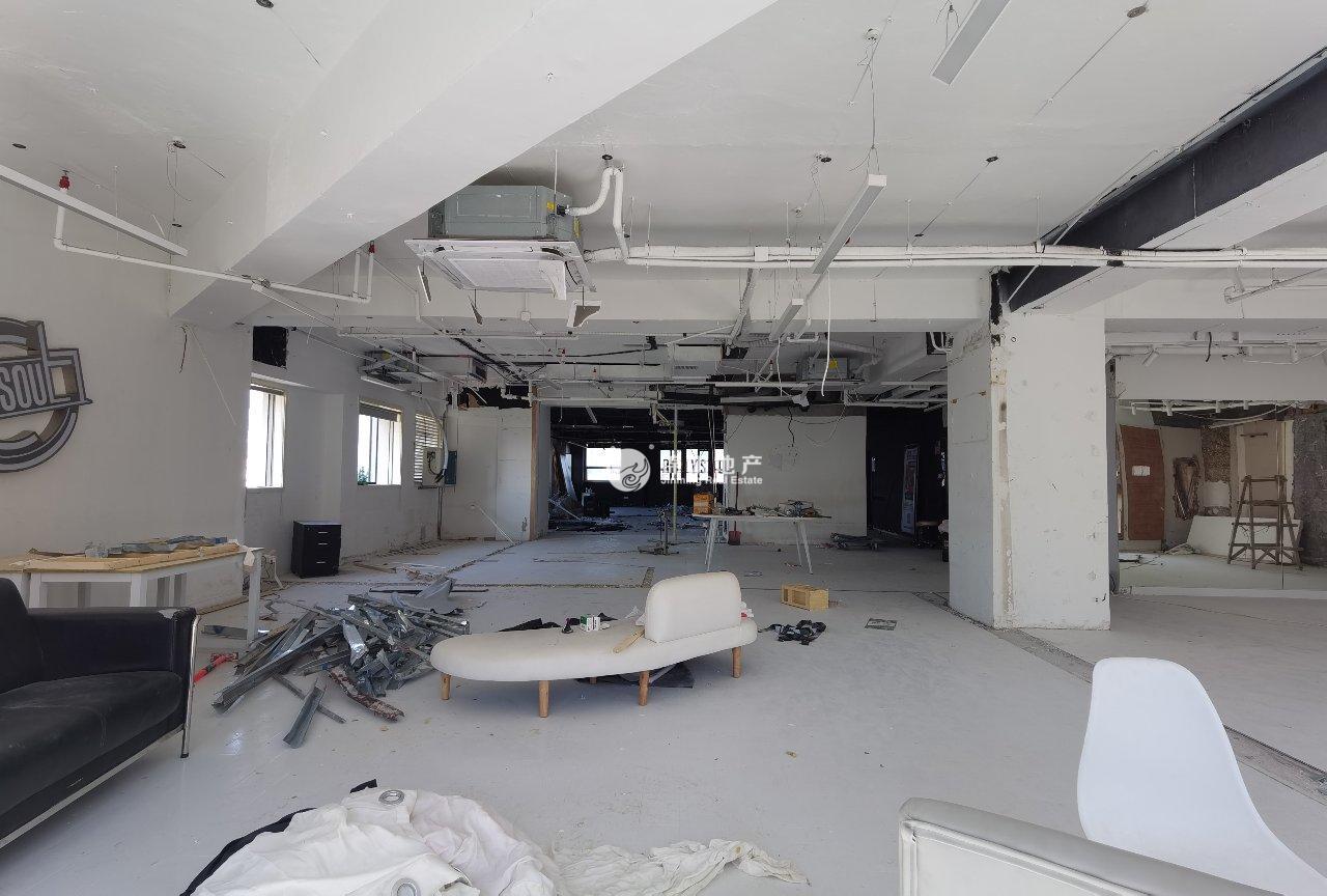 徐家汇汇银广场158平米写字楼出租