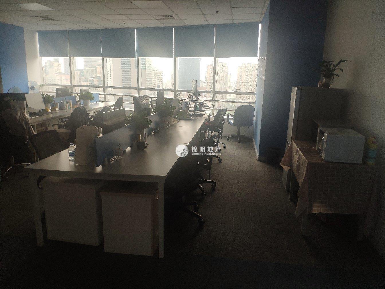 中山公园绿地商务大厦131平米写字楼出租