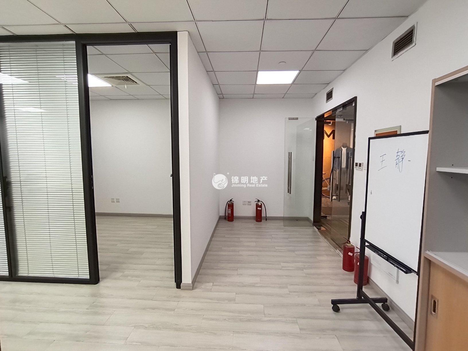 天山申亚金融广场200平米写字楼出租