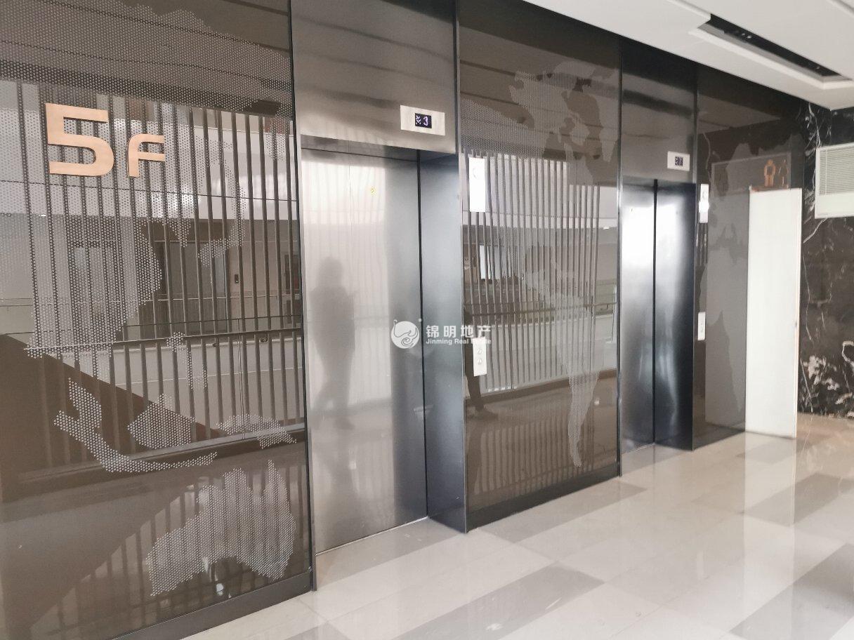 华漕万科时一区154平米写字楼出租