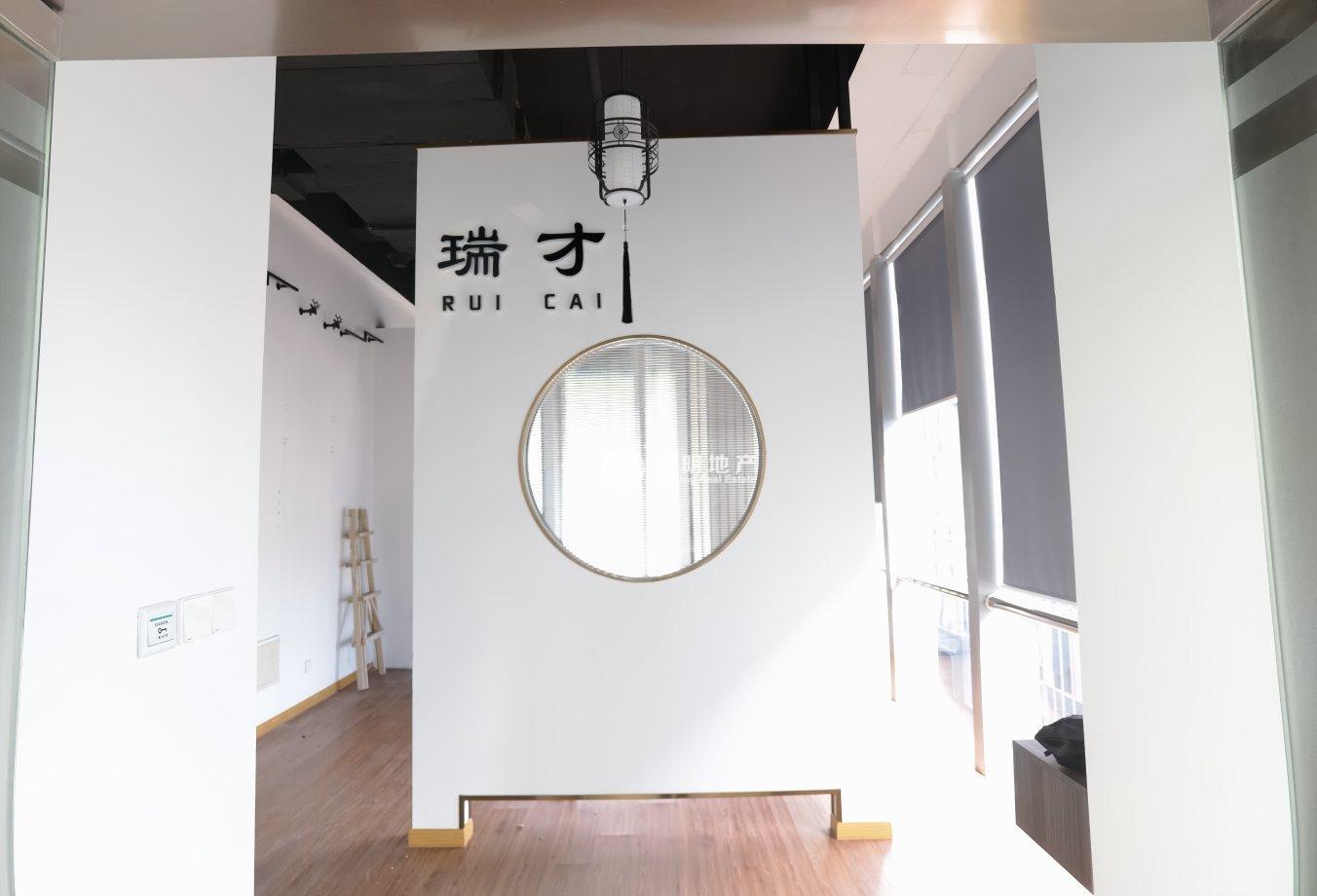 七宝万科七宝国际68平米写字楼出租