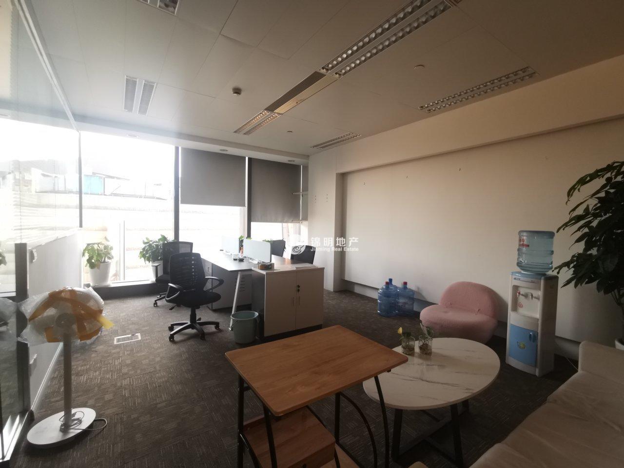 龙华上海绿地中心一期138平米写字楼出租