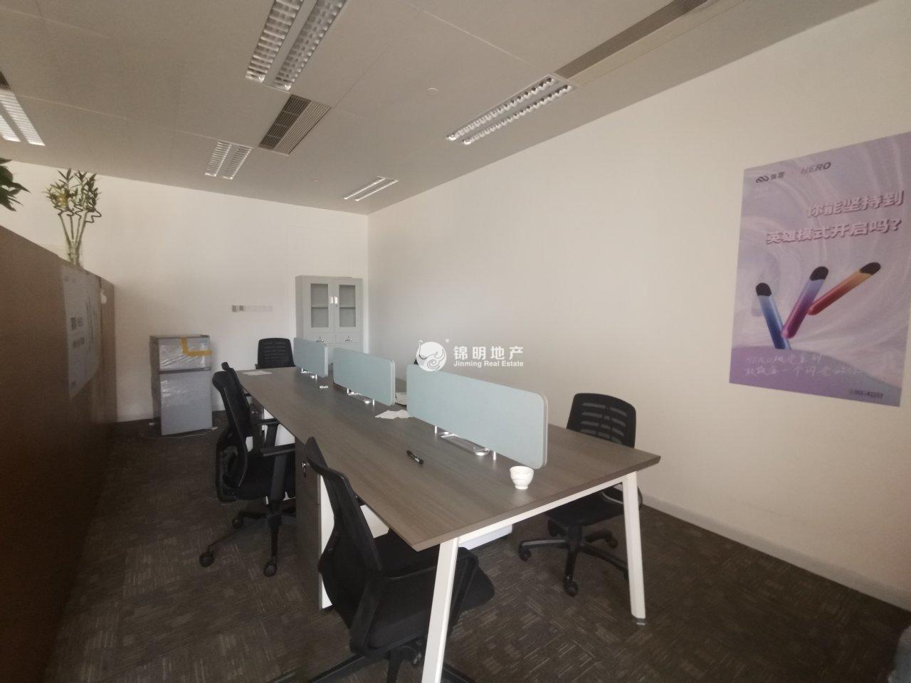 龙华上海绿地中心一期138平米写字楼出租