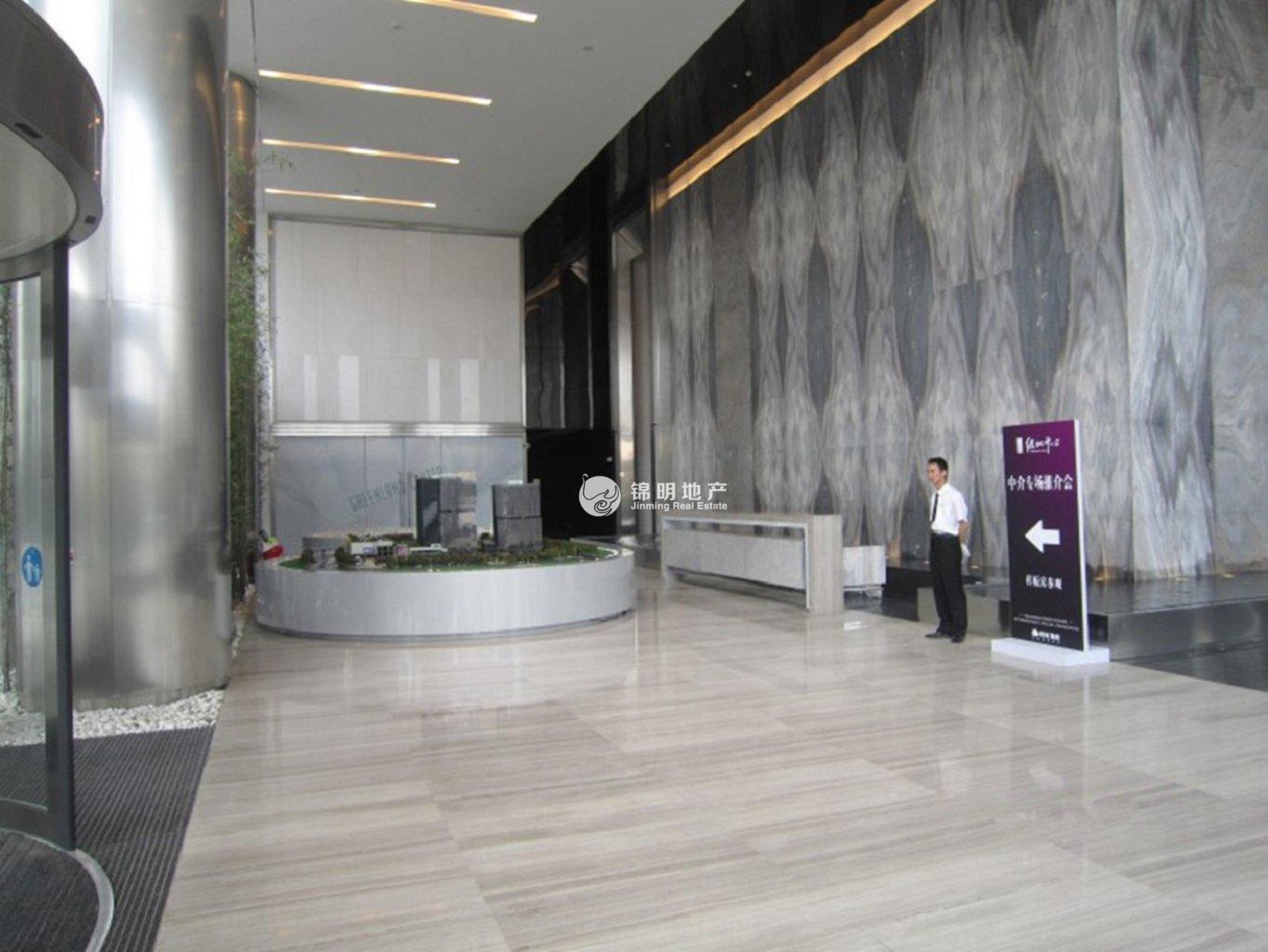 龙华上海绿地中心一期138平米写字楼出租