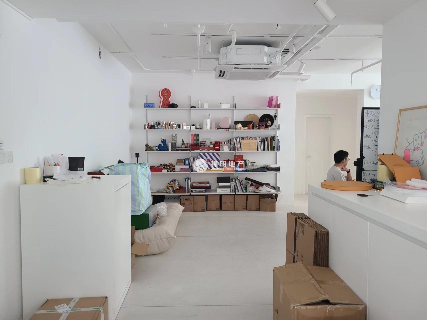 南京西路申银发展大厦175平米写字楼出租