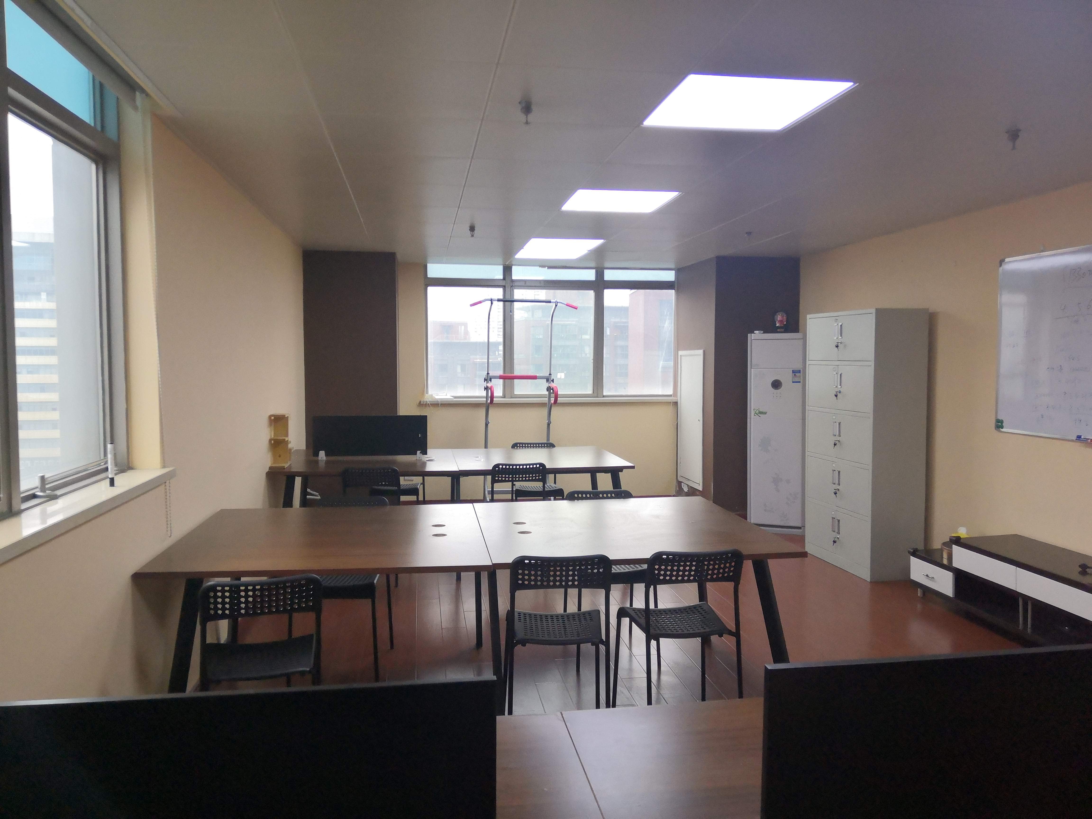 西藏北路金赢108创意广场71平米写字楼出租