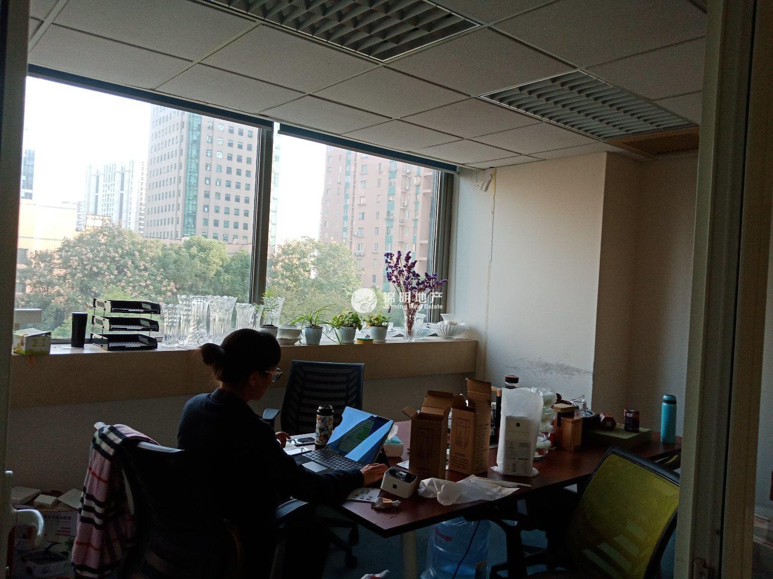 徐家汇兆丰环球大厦97平米写字楼出租