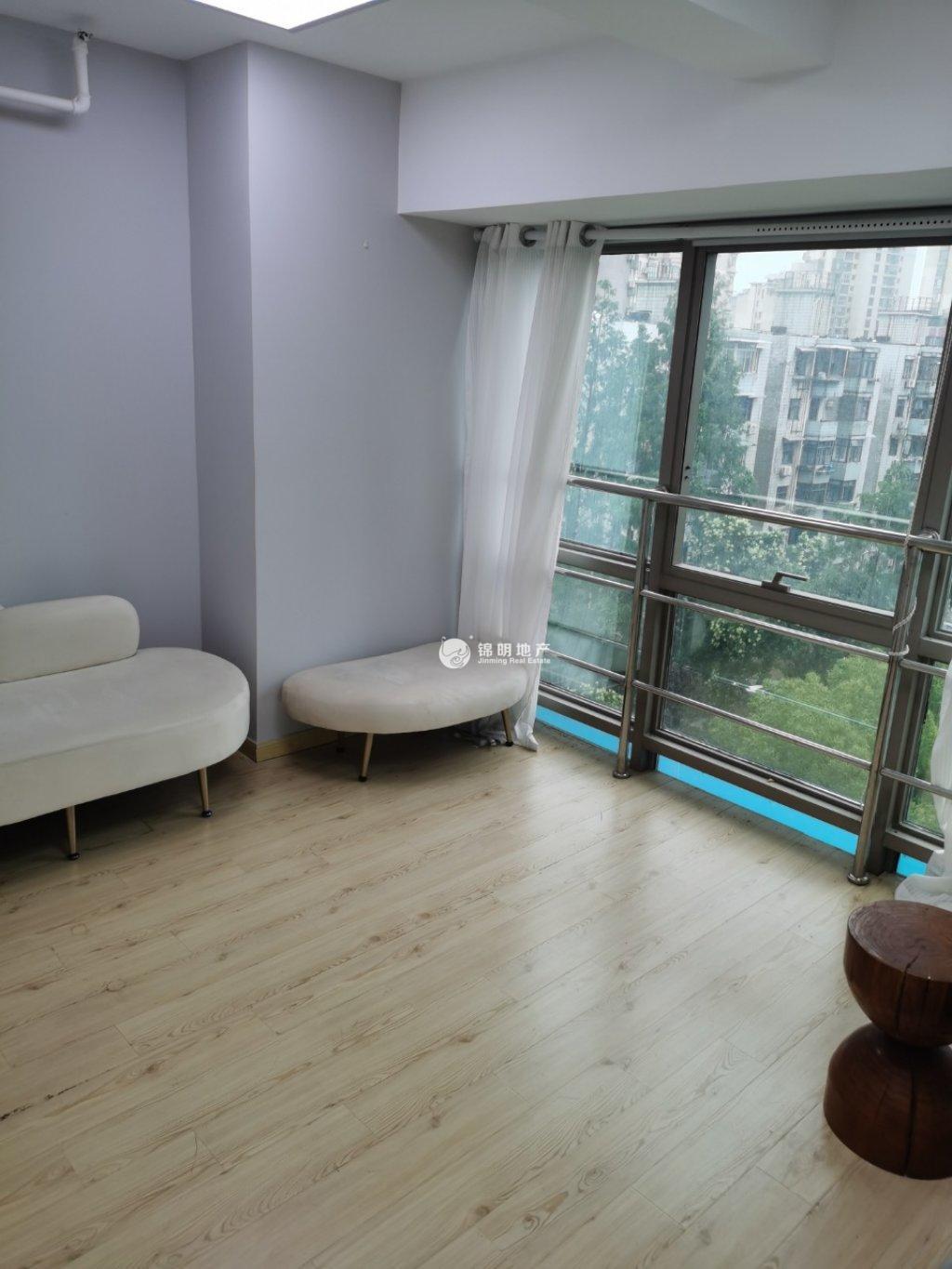 西藏北路金赢108创意广场65平米写字楼出租