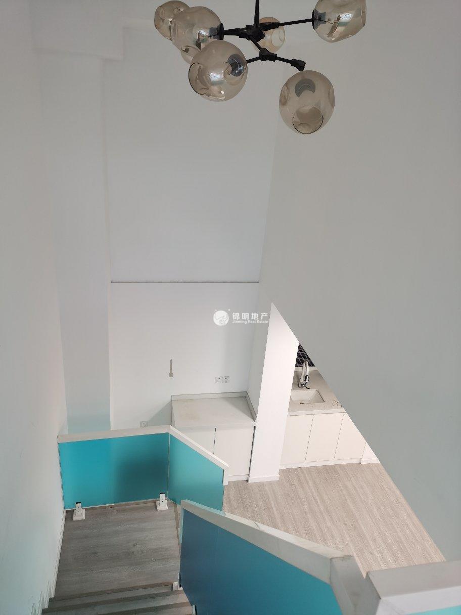 西藏北路金赢108创意广场64平米写字楼出租