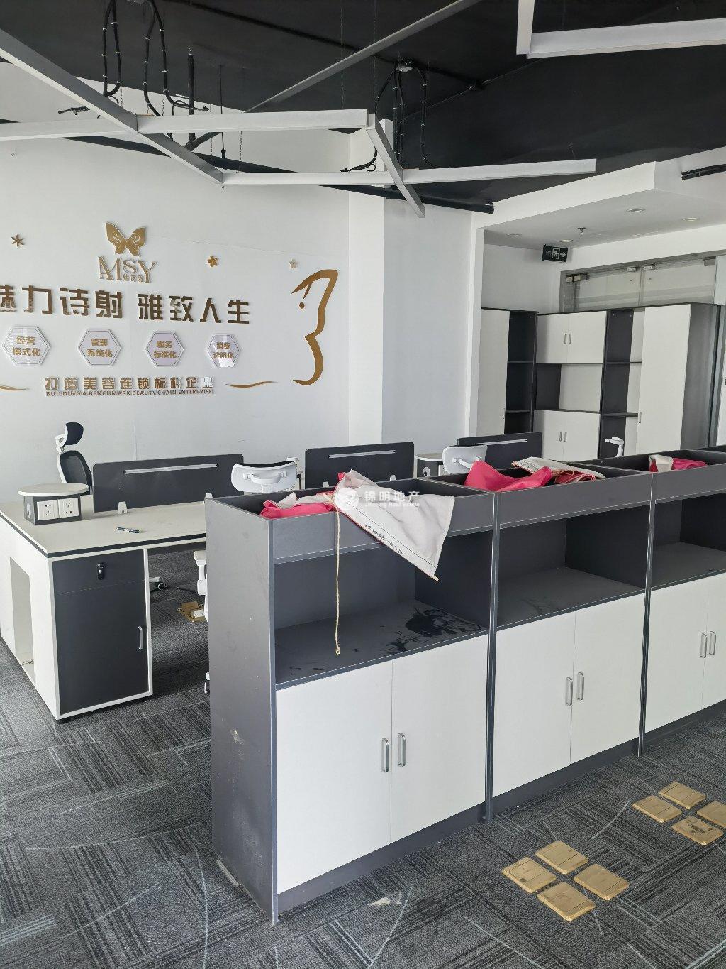 龙华绿地汇中心95平米写字楼出租