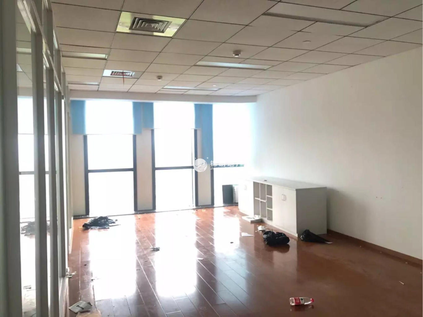 莘庄世宏金源中心112平米写字楼出租