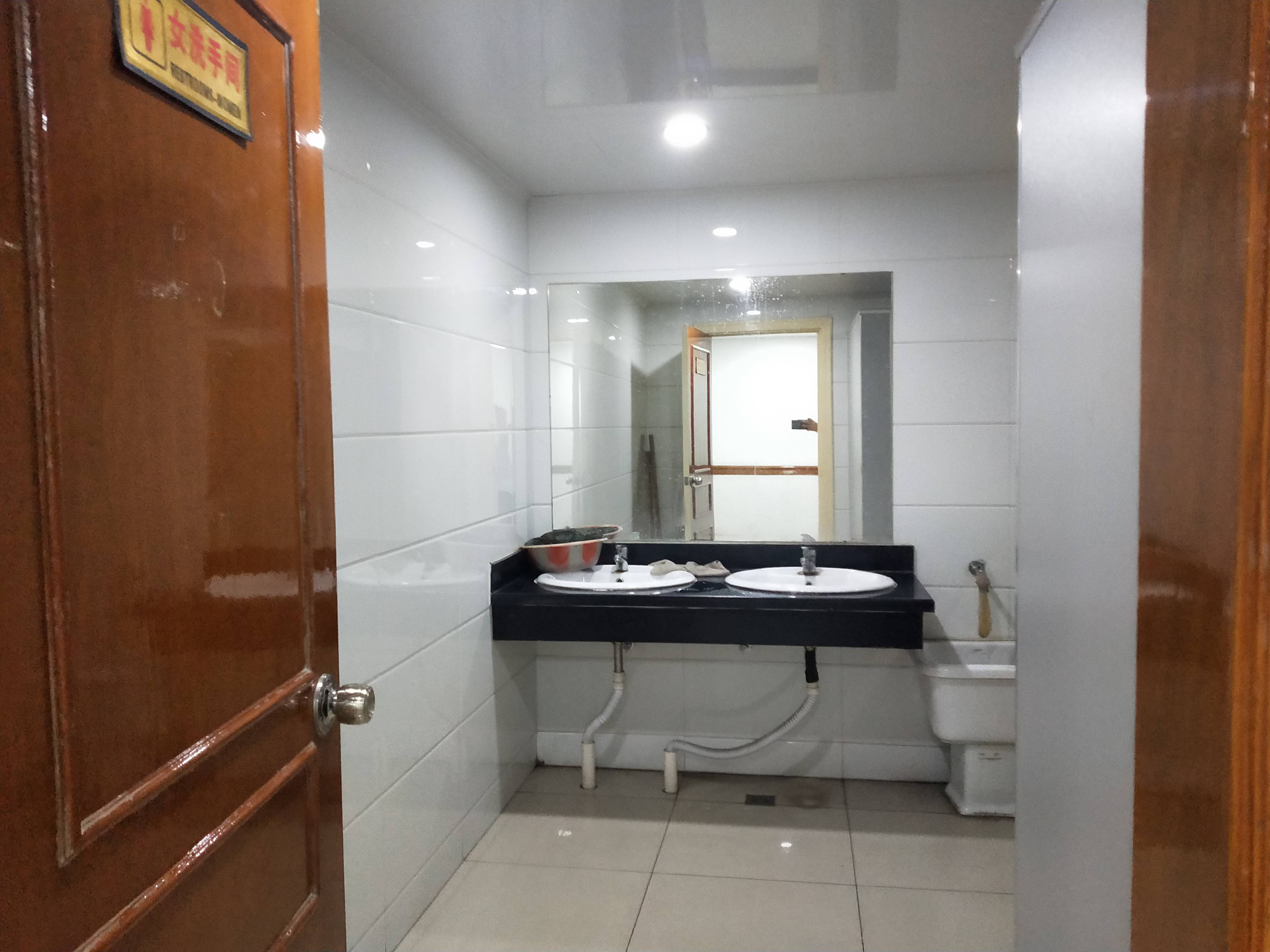 陆家嘴内外联大厦109平米写字楼出租