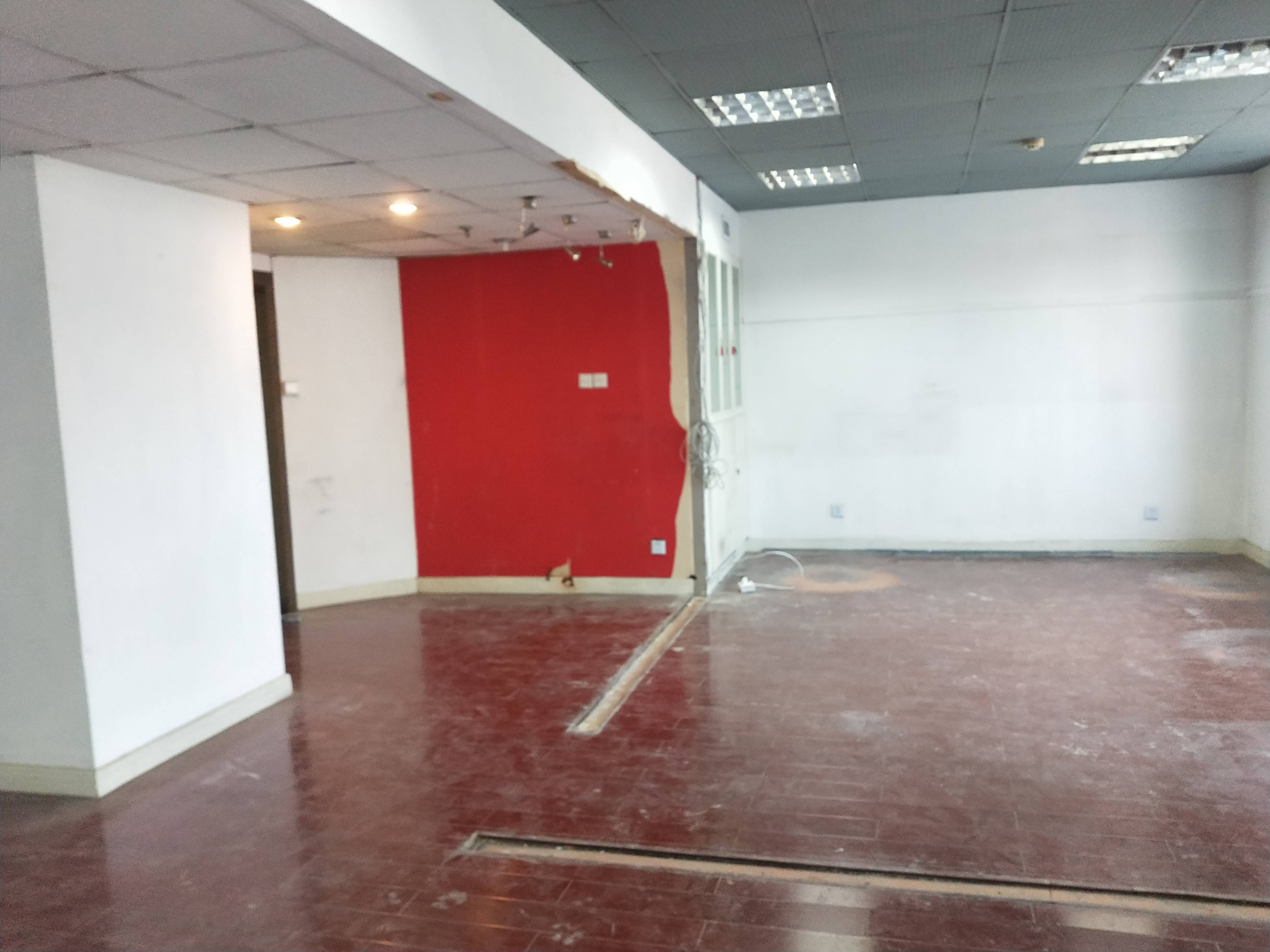 陆家嘴内外联大厦109平米写字楼出租