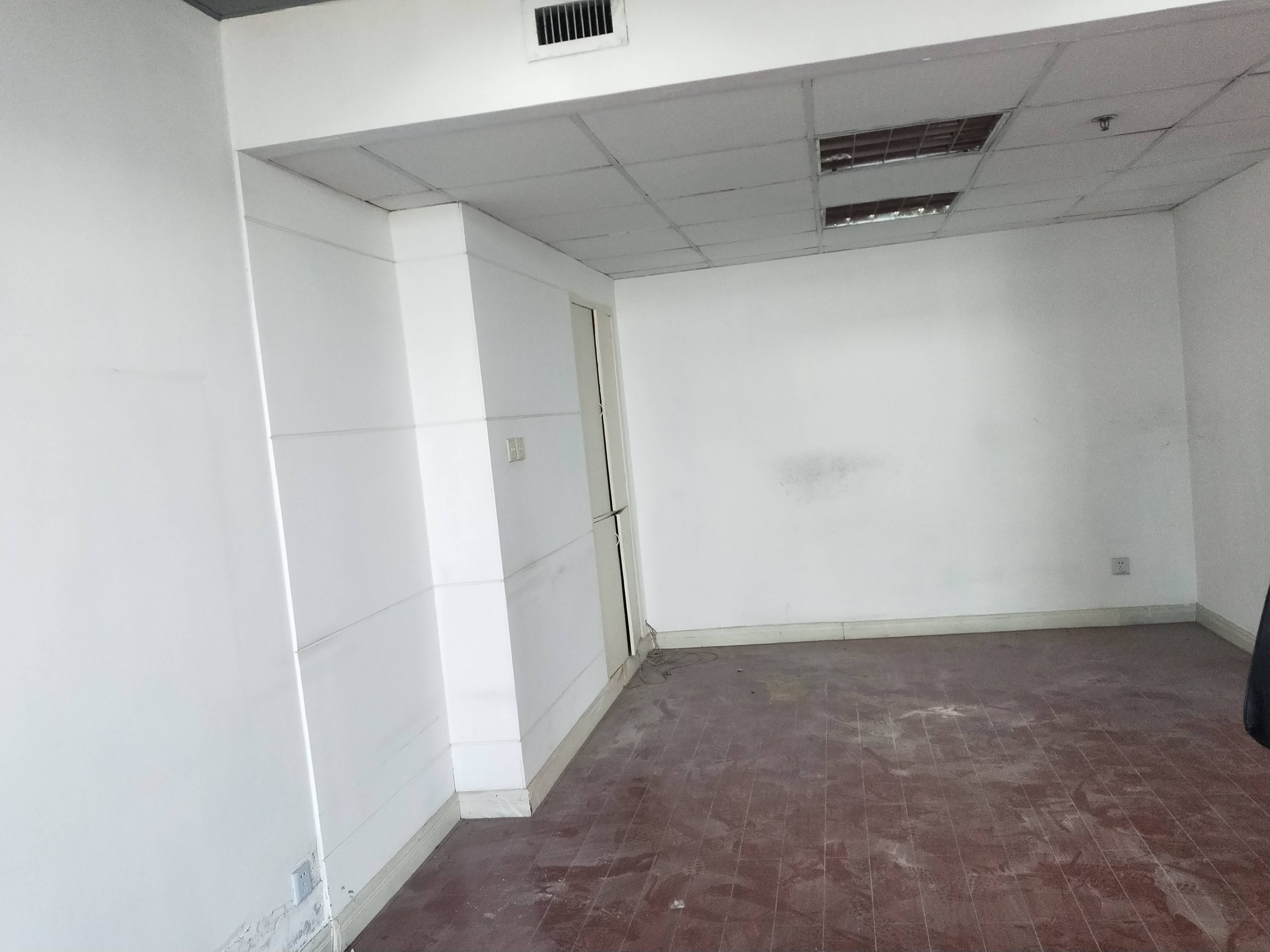 陆家嘴内外联大厦109平米写字楼出租