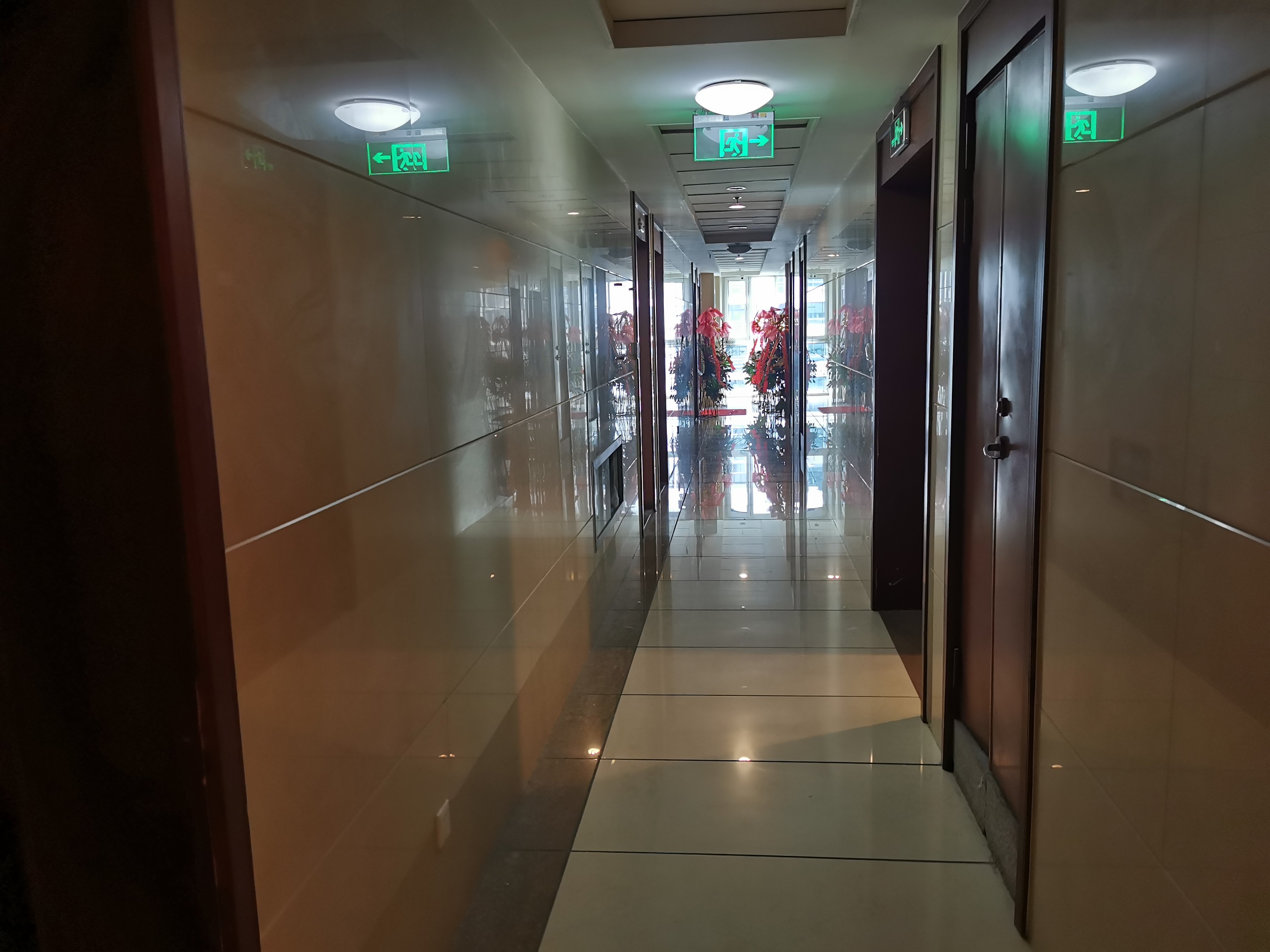 临平路飘鹰世纪大厦77平米写字楼出租