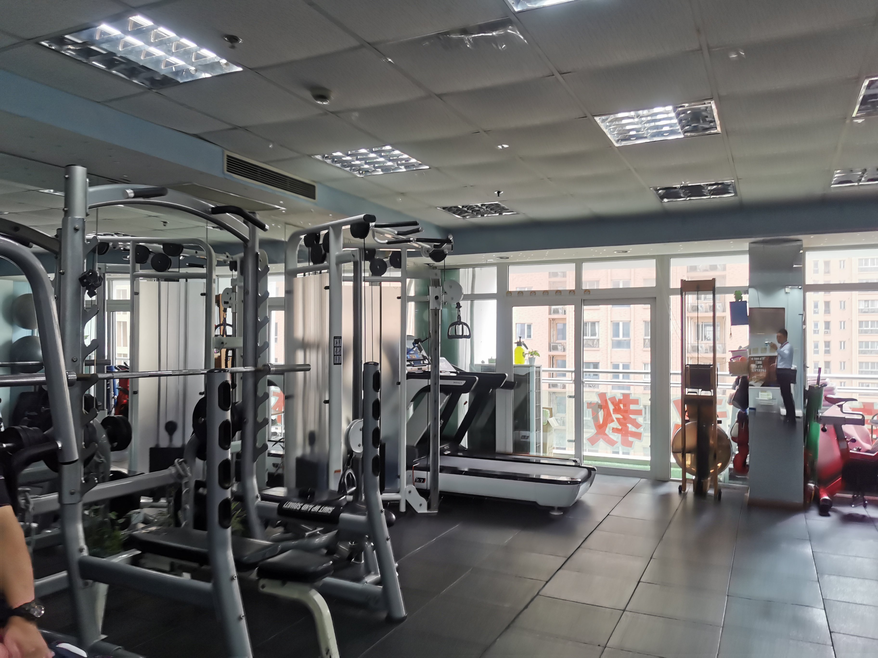 临平路飘鹰世纪大厦77平米写字楼出租