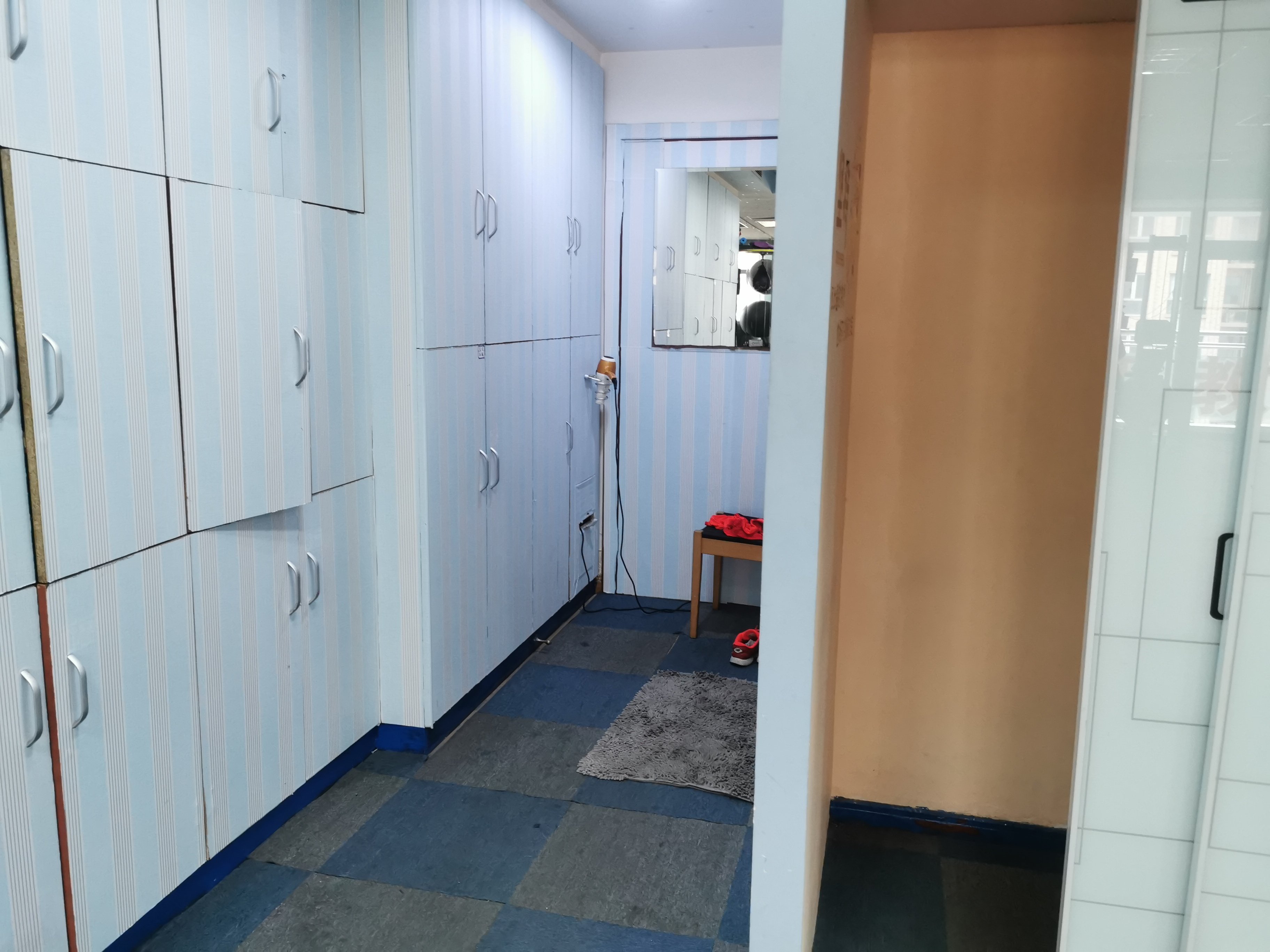 临平路飘鹰世纪大厦77平米写字楼出租