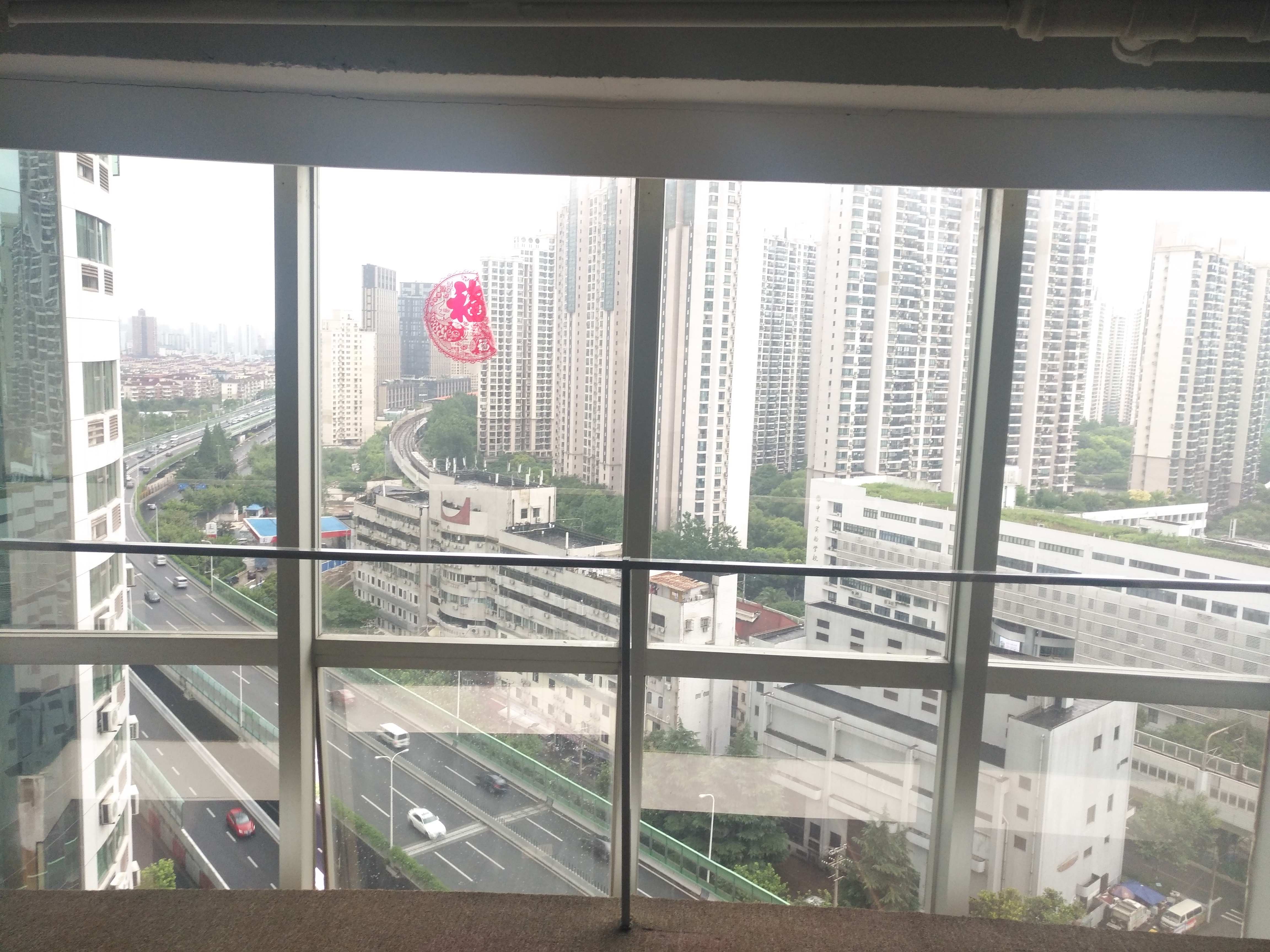 光新浦发广场56平米写字楼出租