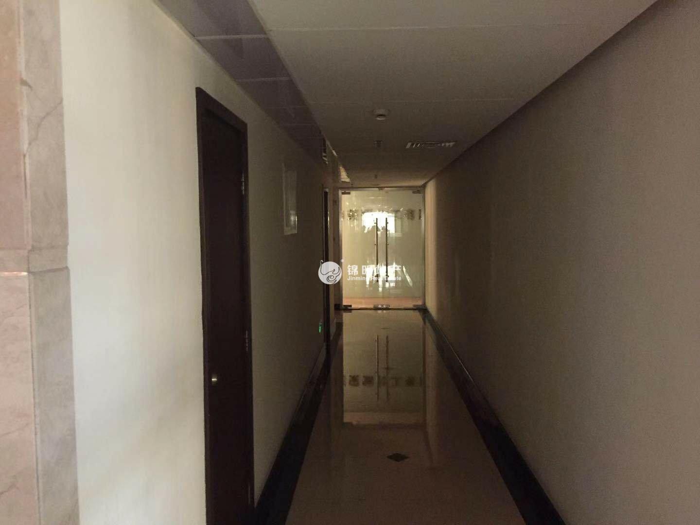南京东路亚洲大厦104平米写字楼出租