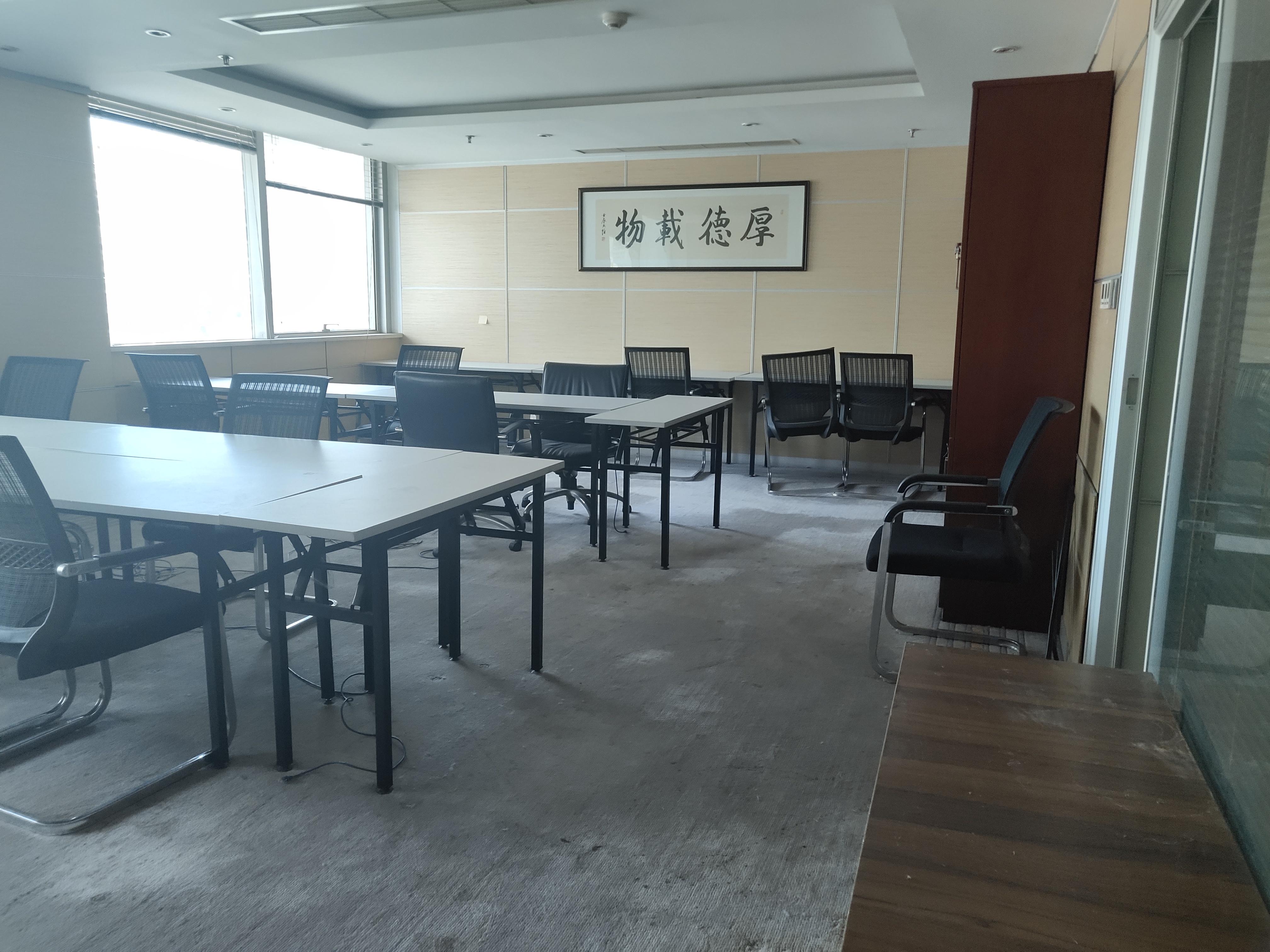 人民广场峻岭广场271平米写字楼出租