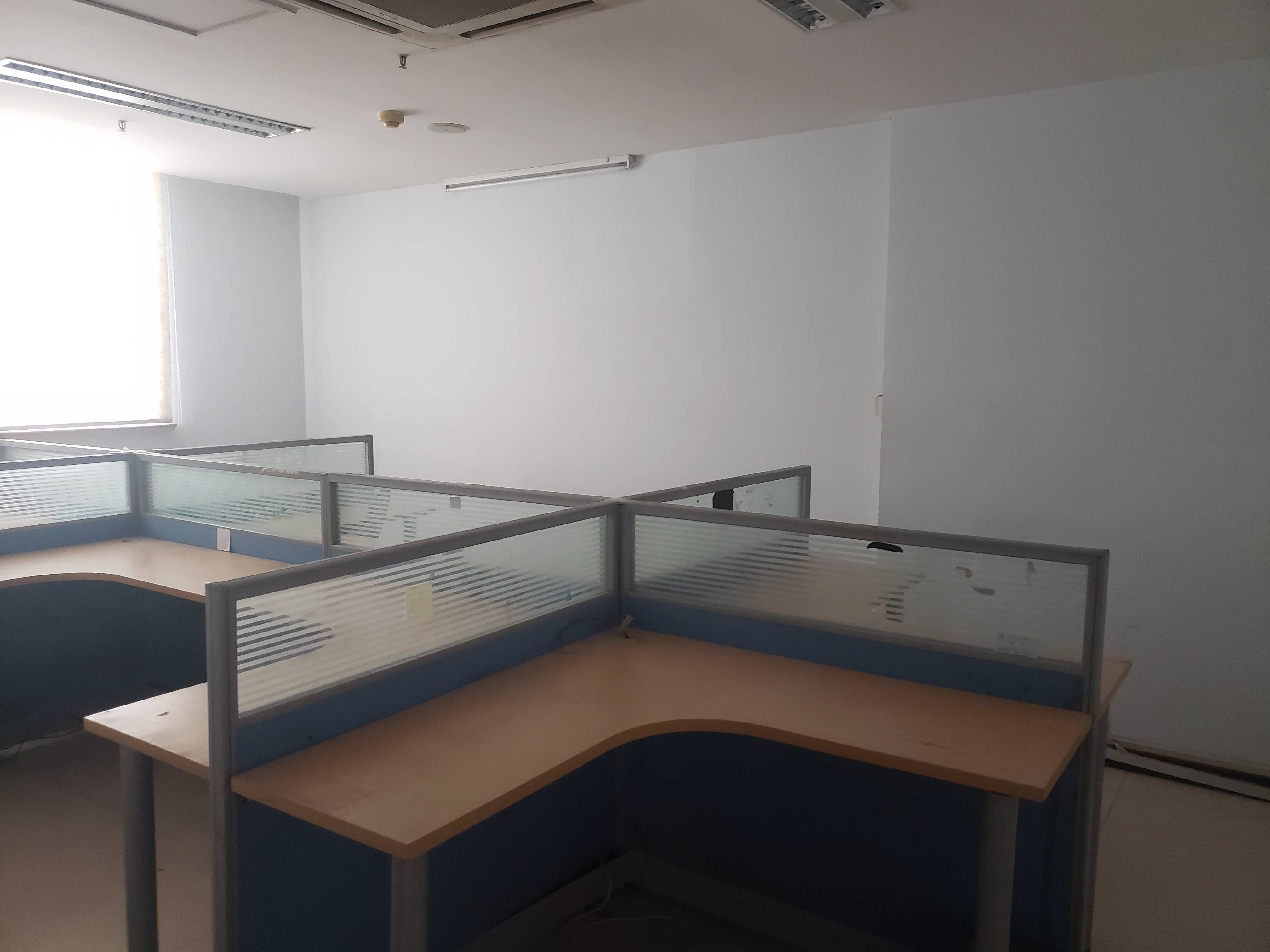 南京西路申银发展大厦197平米写字楼出租