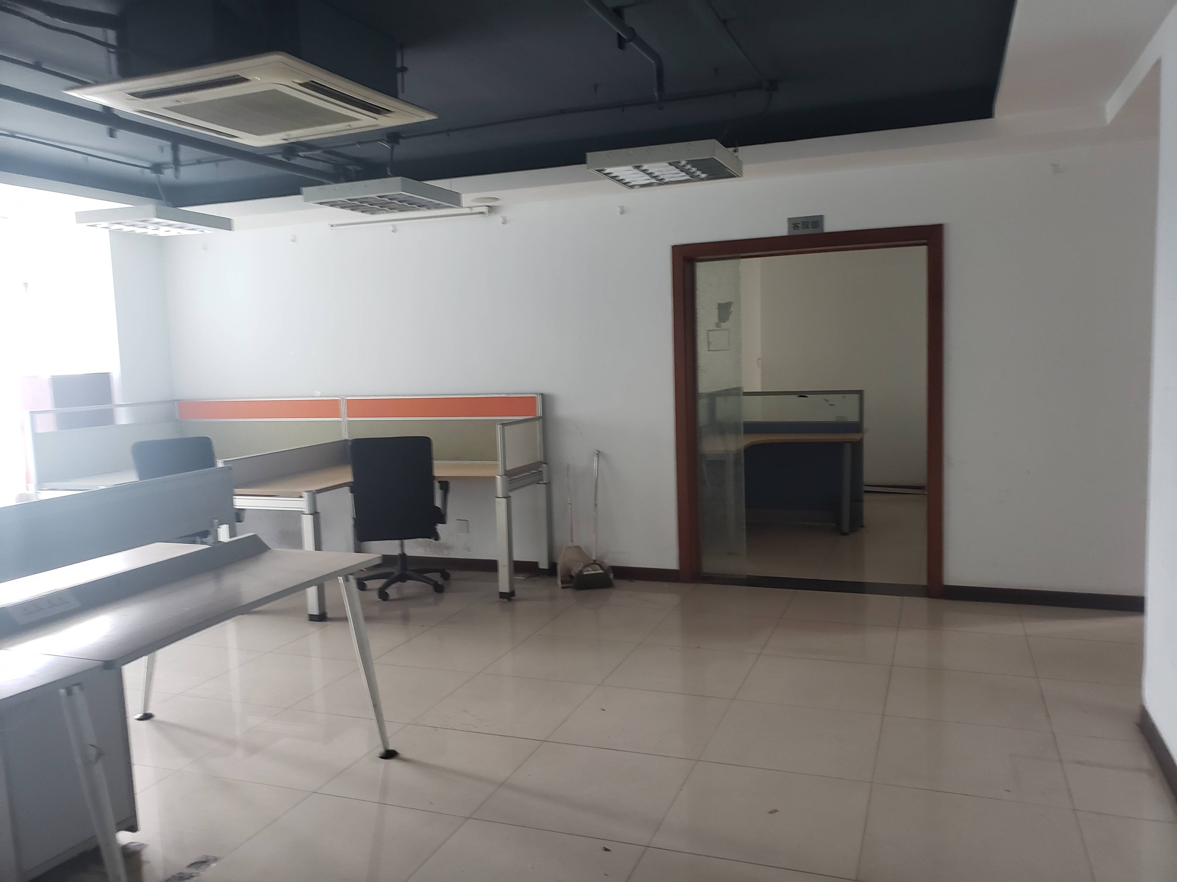 南京西路申银发展大厦197平米写字楼出租