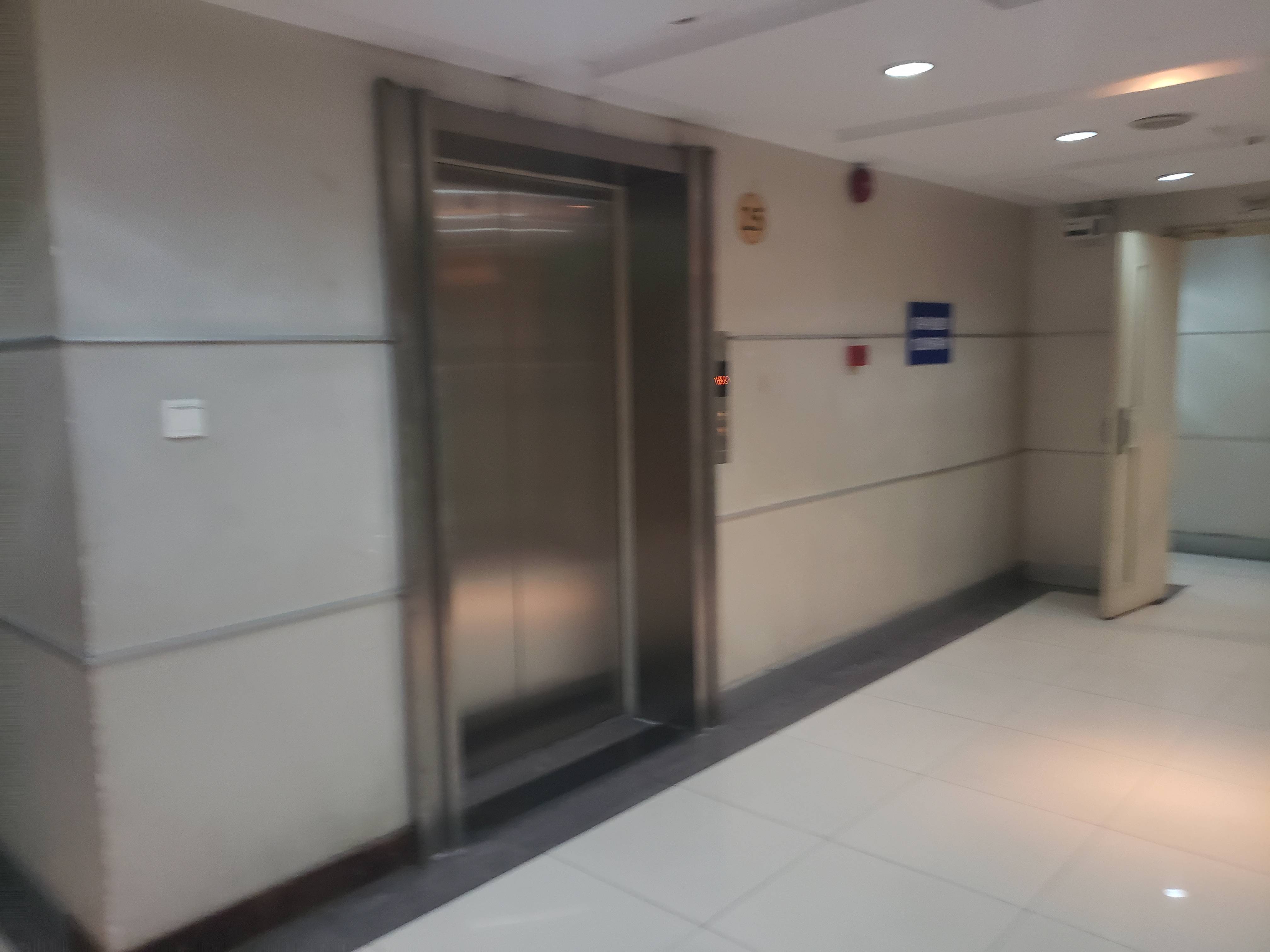 南京西路申银发展大厦197平米写字楼出租