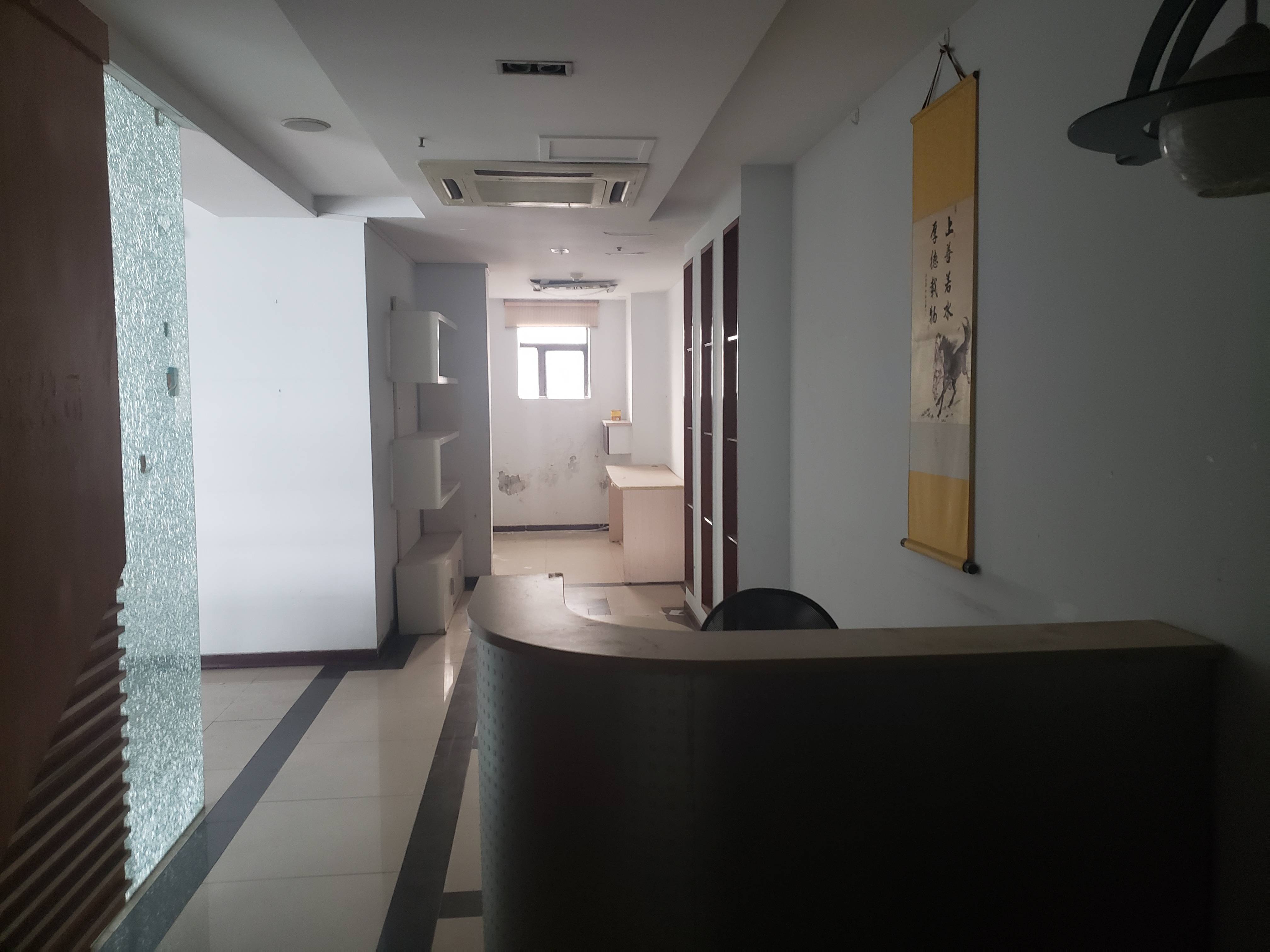 南京西路申银发展大厦197平米写字楼出租