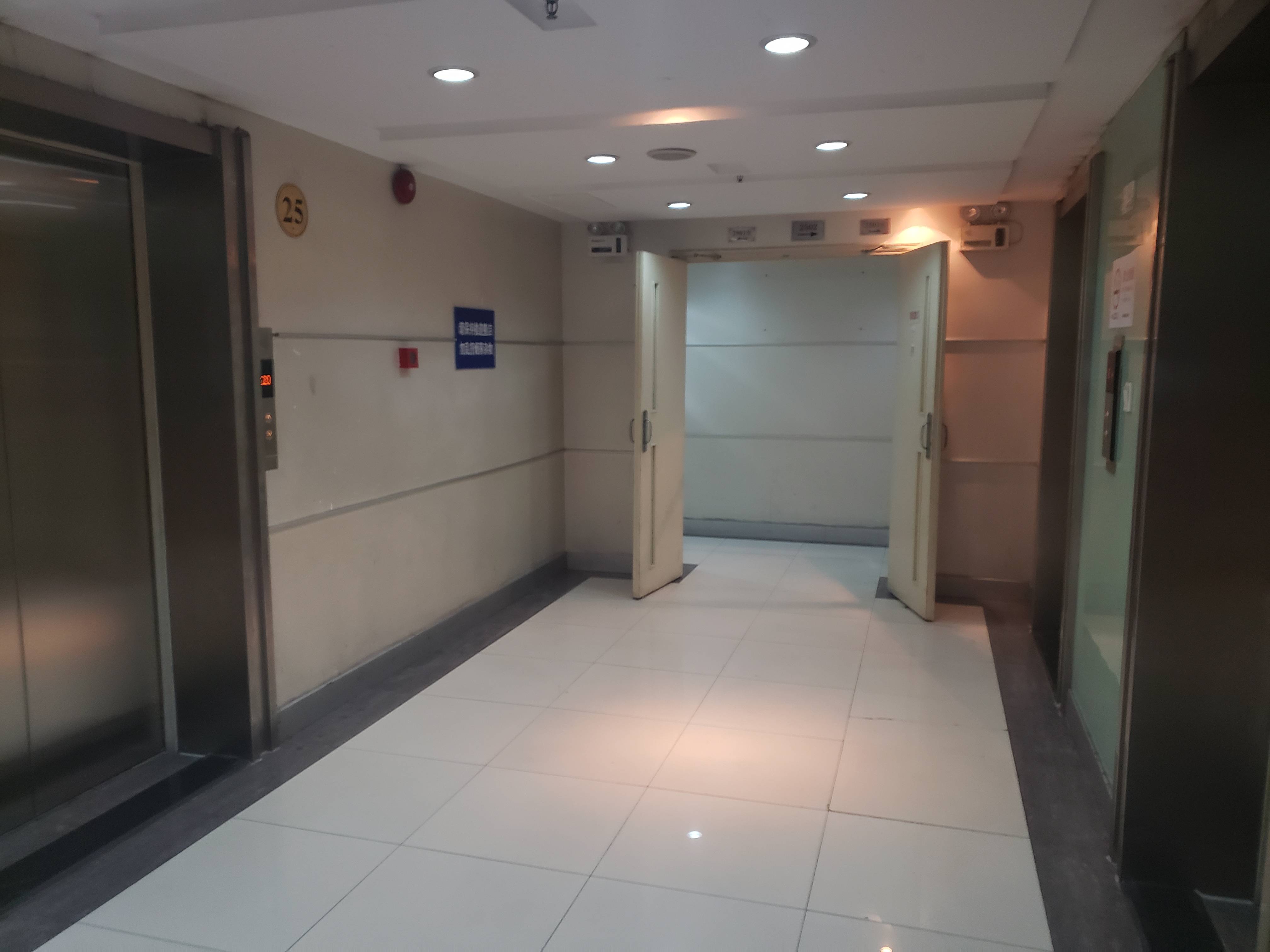 南京西路申银发展大厦197平米写字楼出租